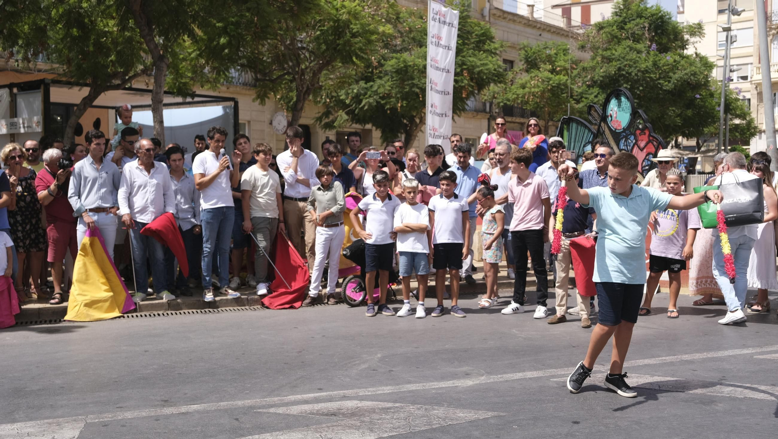 Exhibición de toreo de salón de la Escuela Taurina de Almería, en imágenes