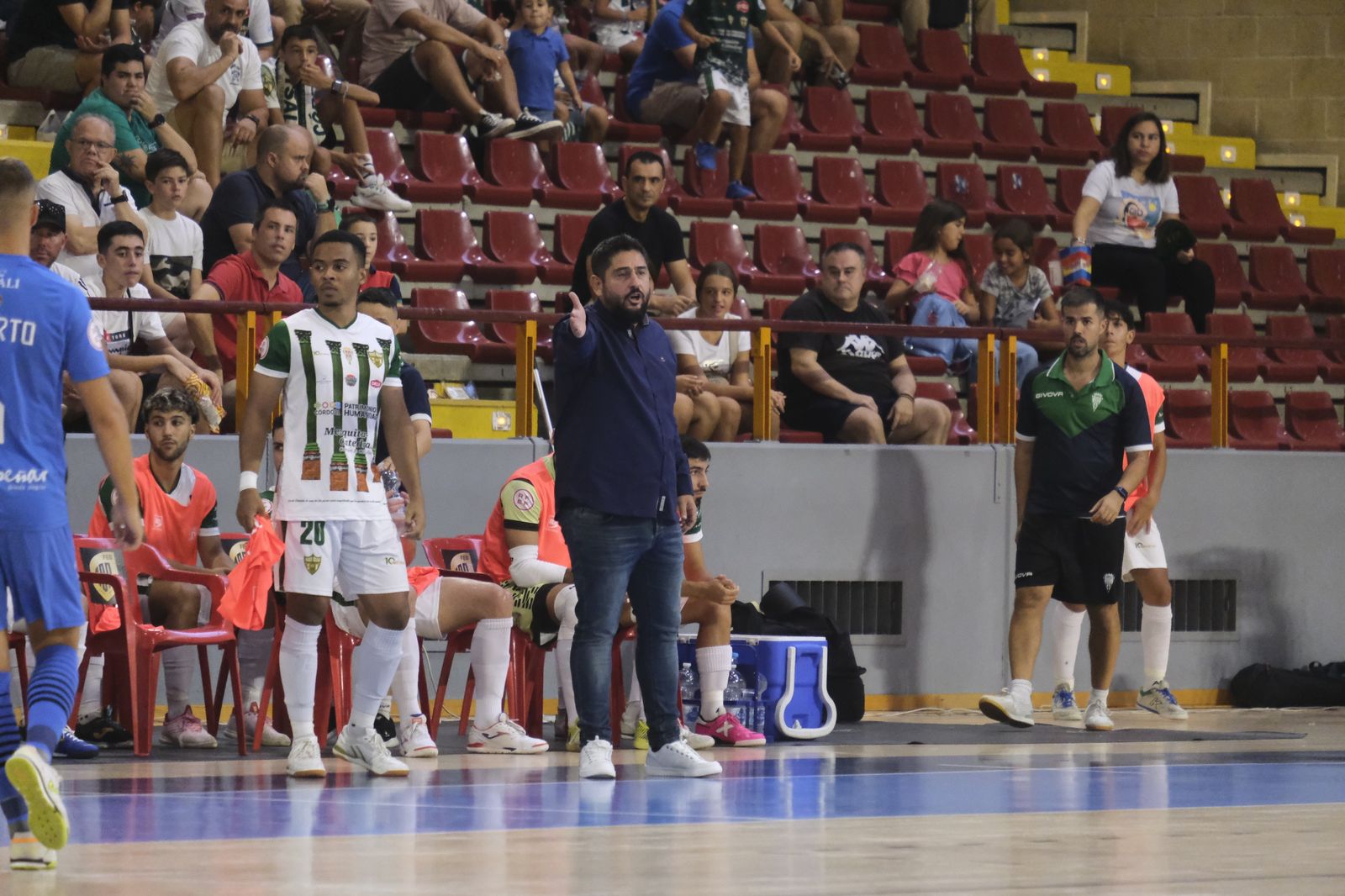 La victoria del Córdoba Futsal ante el Viña Albali Valdepeñas, en imágenes