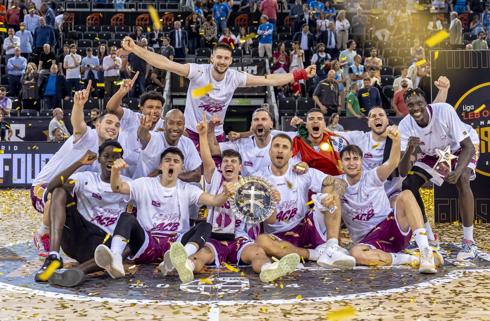 La fiesta del Força Lleida, que vuelve a la ACB 19 años después