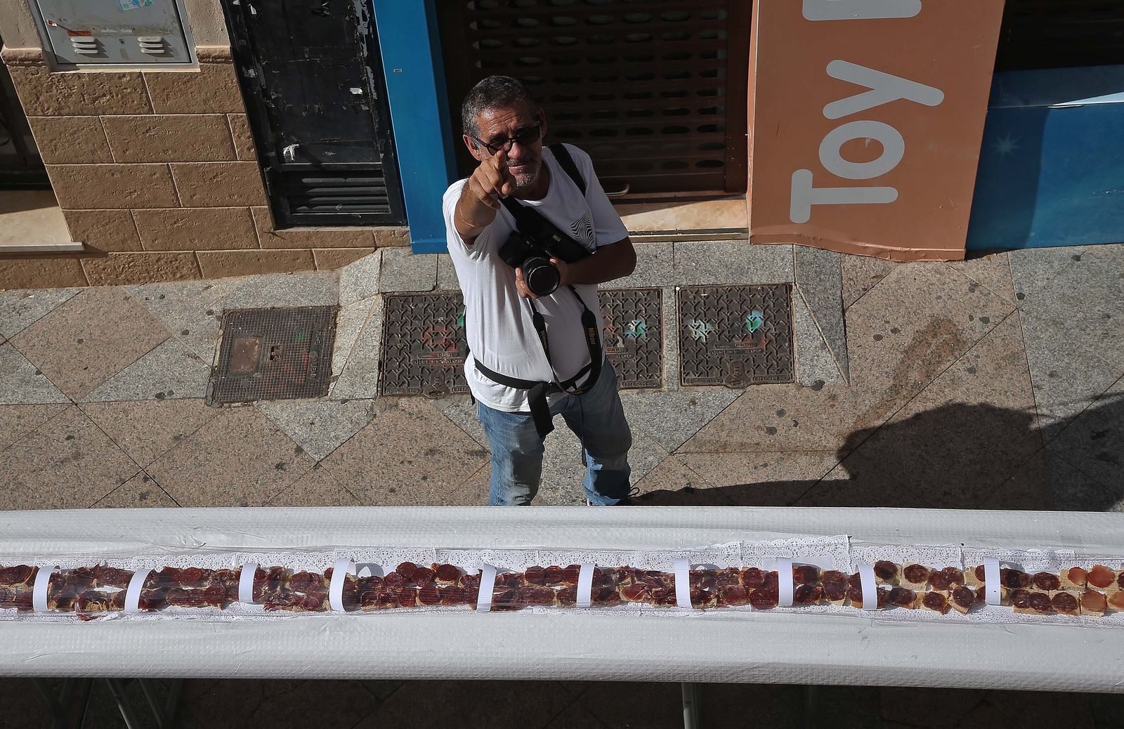 La III Tosta Ibérica Gigante de Los Barrios, en imágenes
