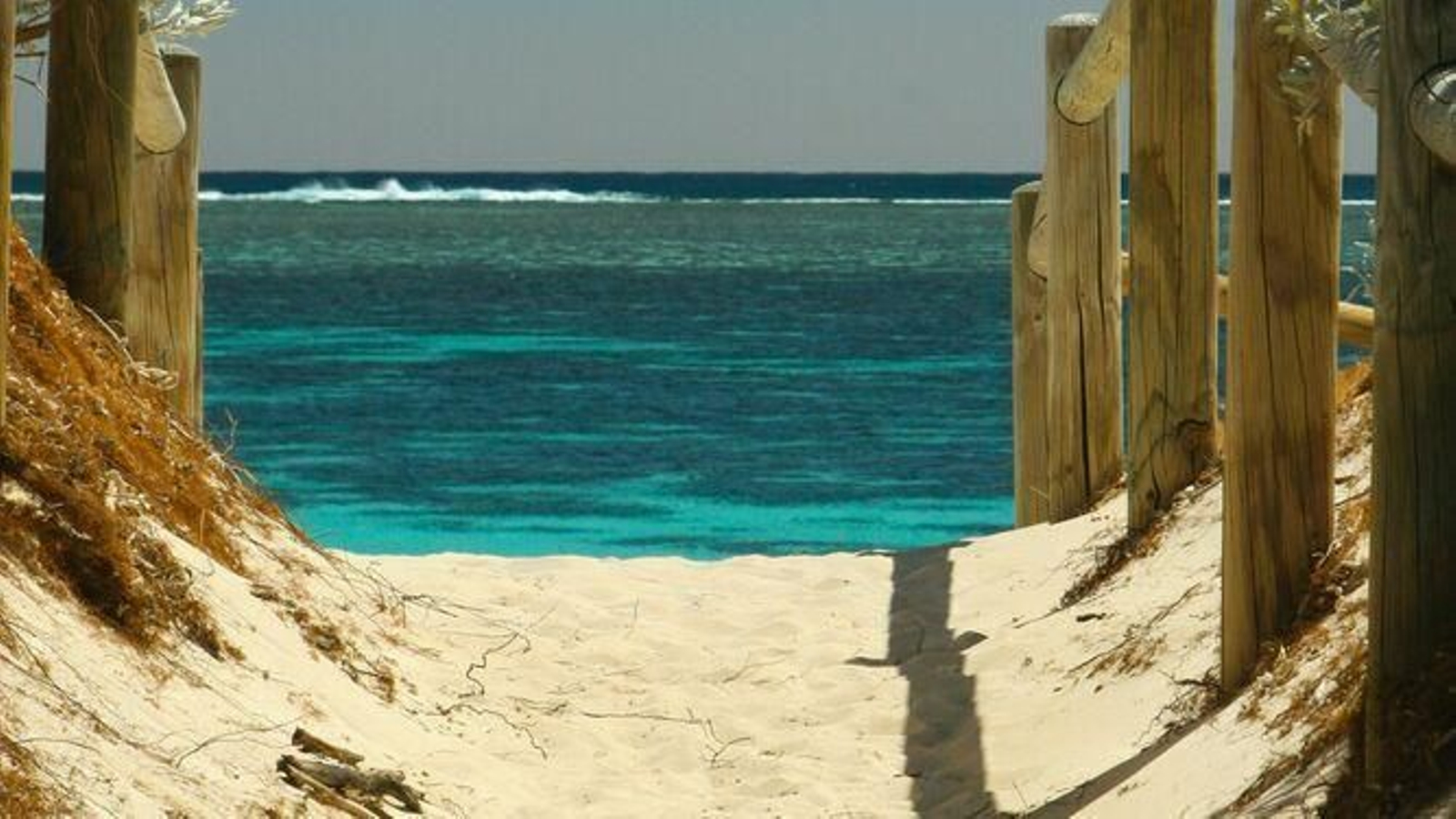 Medidas en las playas y piscinas de Andalucía para el verano 2021: aforos y normas