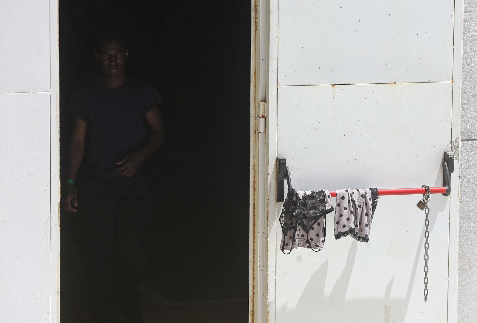 Cientos de migrantes esperan destino acogidos en el Campo de Gibraltar