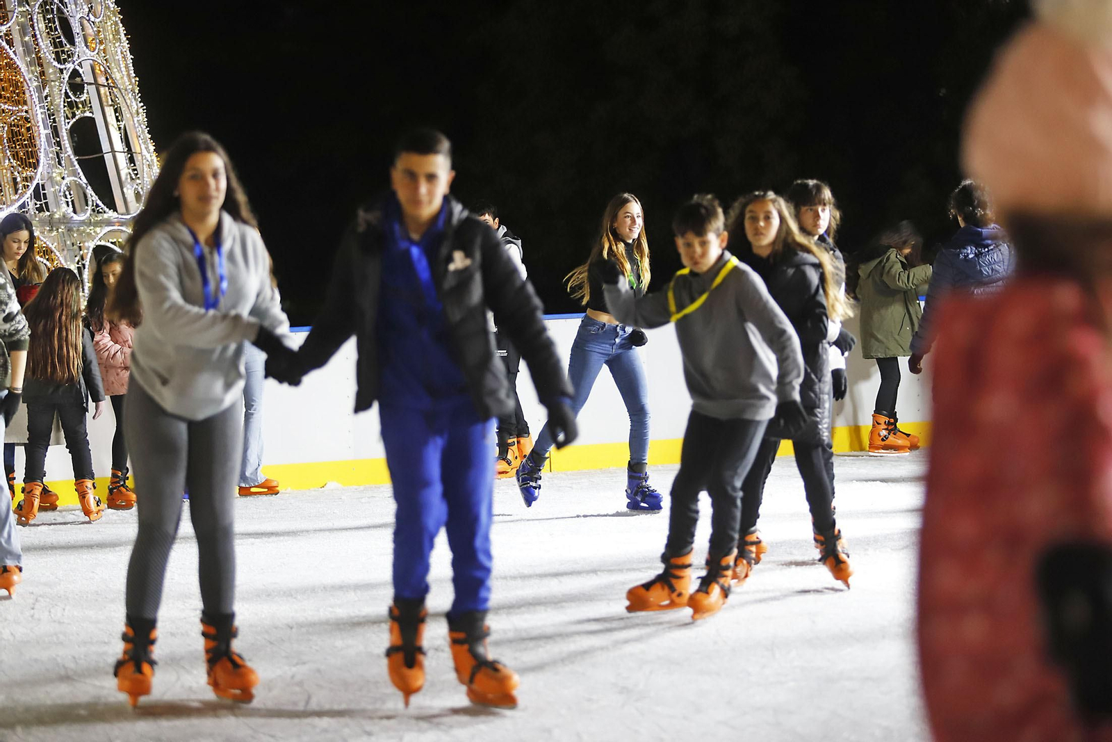 Imágenes de la pista de hielo en Isla Chica por Navidad