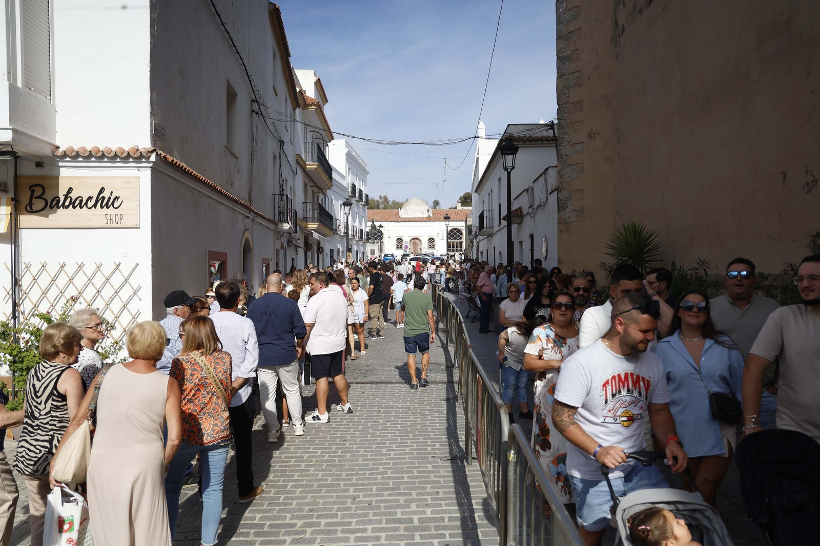 Las fotos del paso bajo el manto de la Virgen de la Luz de Tarifa