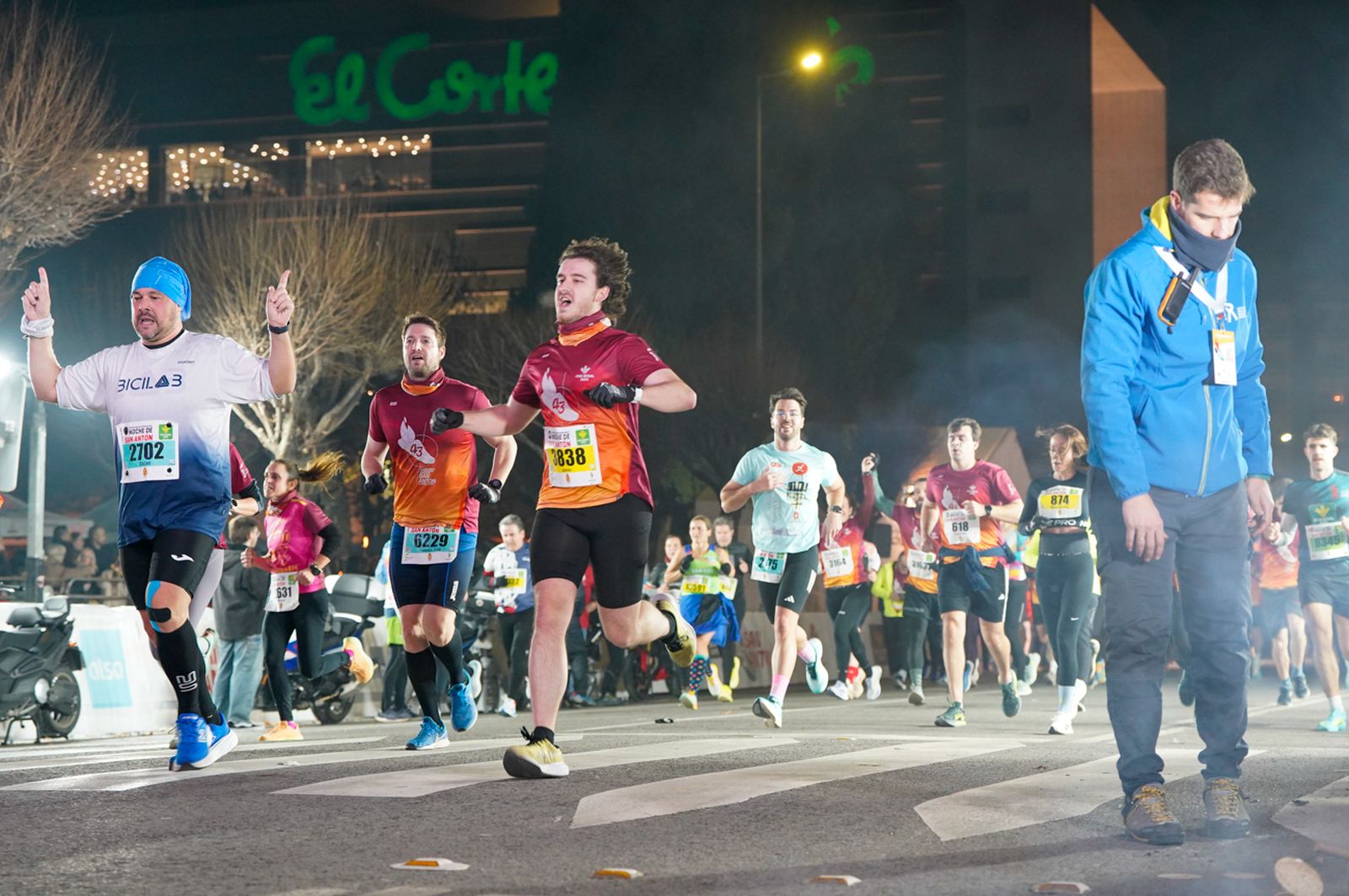 En imágenes: búscate en tu llegada a meta de la Carrera de San Antón 2026 (13)