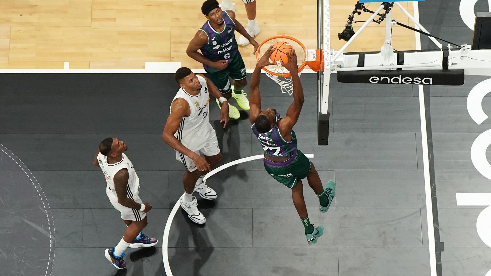 El Real Madrid - Unicaja, final de la Supercopa, en fotos