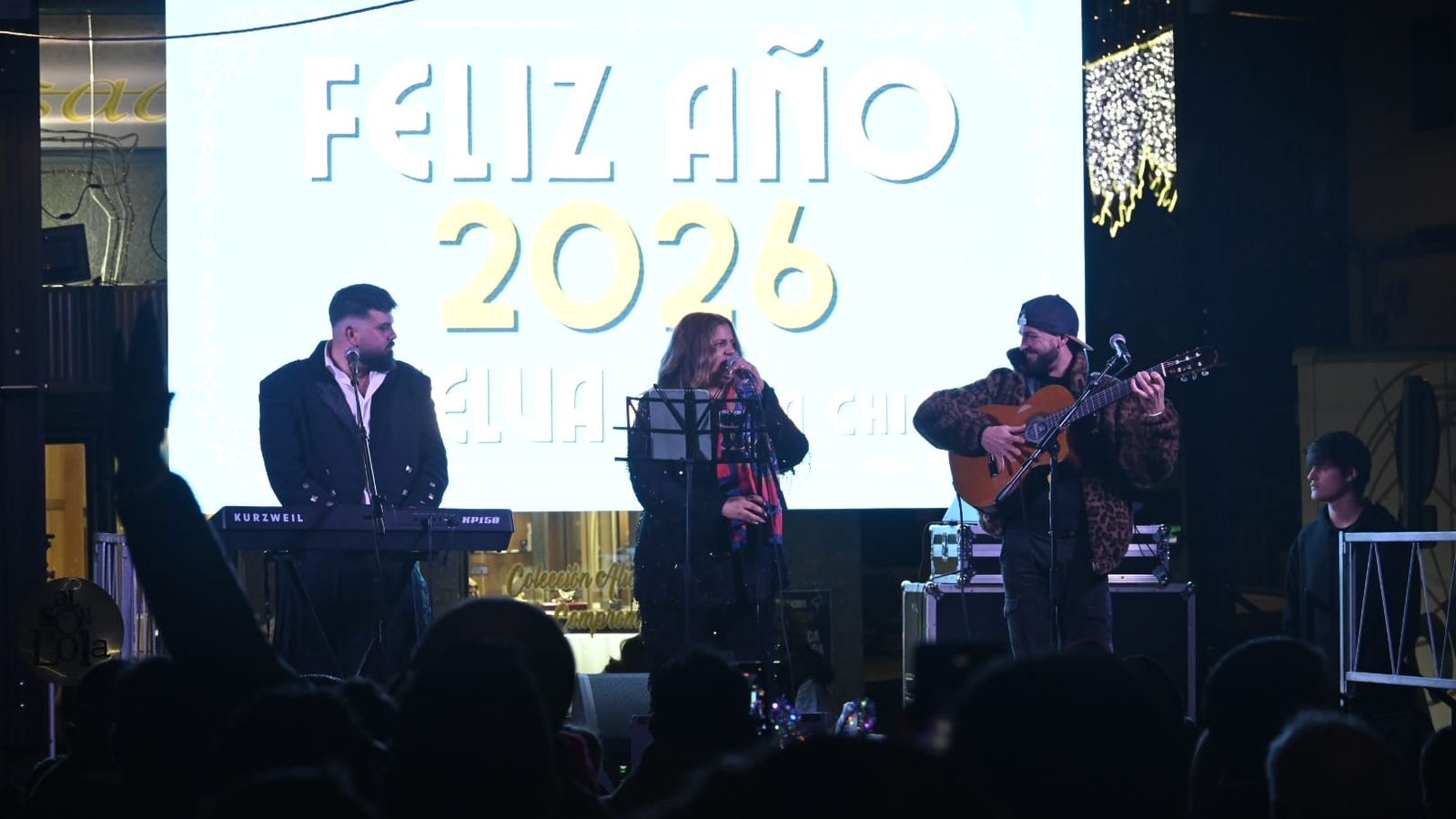 Un grupo amenizó el evento.