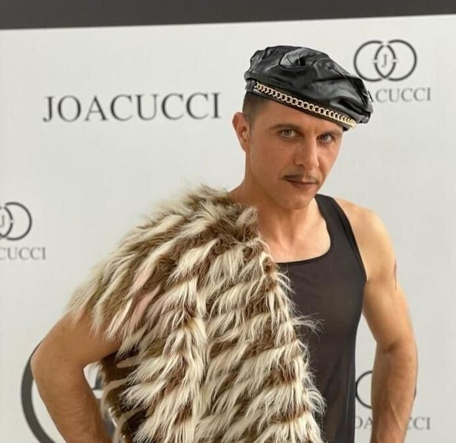 Joaquín como imagen de su imaginaria marca de mdoa, Joacucci