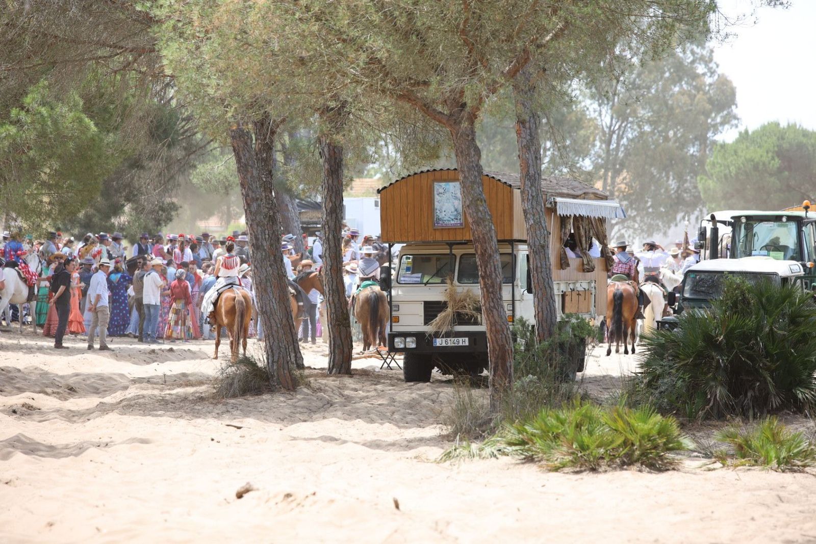 Imágenes de la Hermandad del Rocío de Jerez el jueves por el Coto