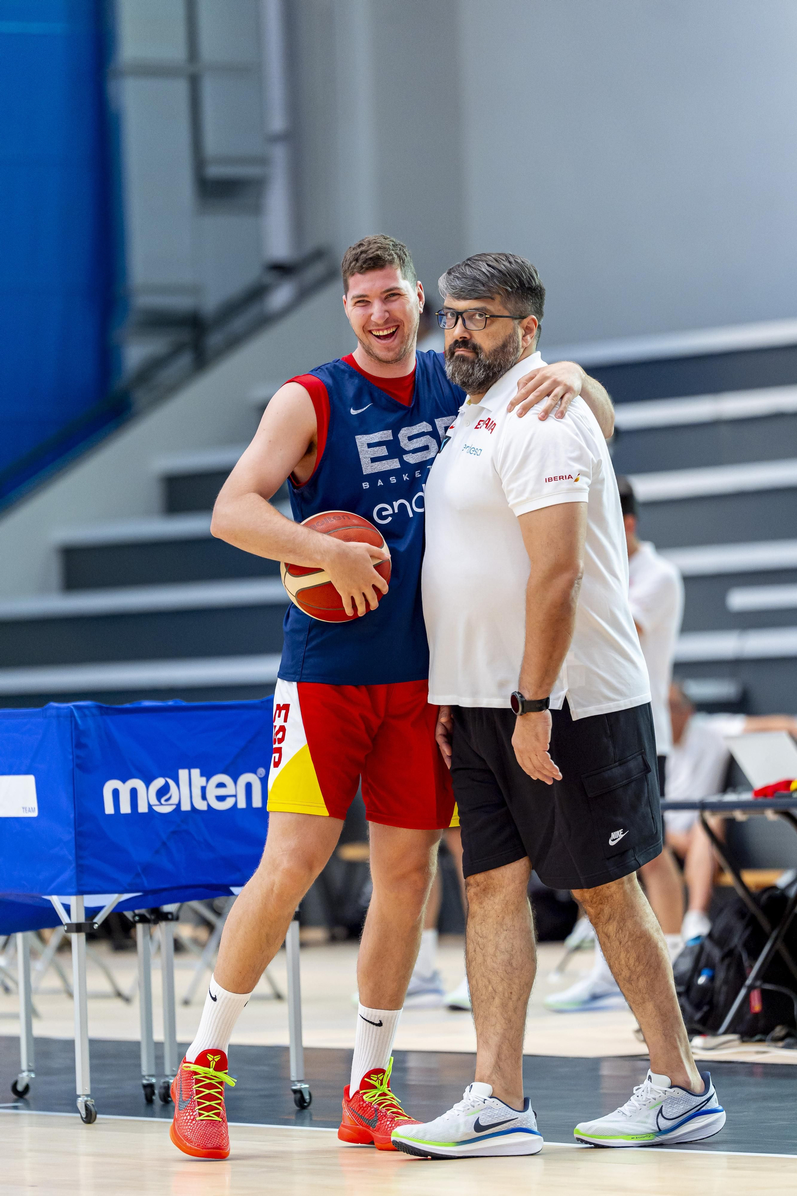 España vuelve a trabajar en Madrid con Alberto Díaz y Yankuba Sima España vuelve a trabajar en Madrid con Alberto Díaz y Yankuba Sima