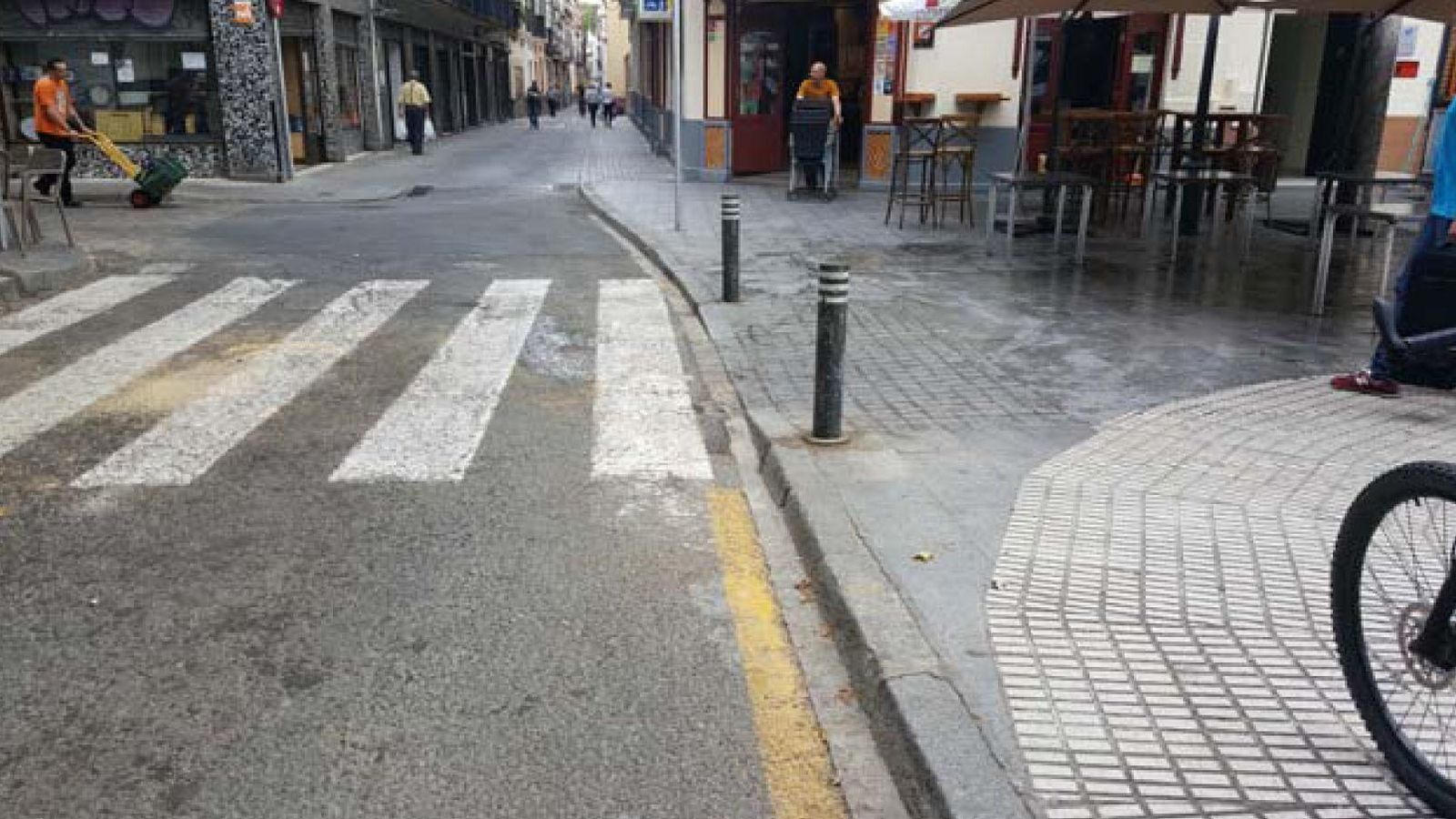 Confluencia entre la calle Baños y la Plaza de la Gavidia.