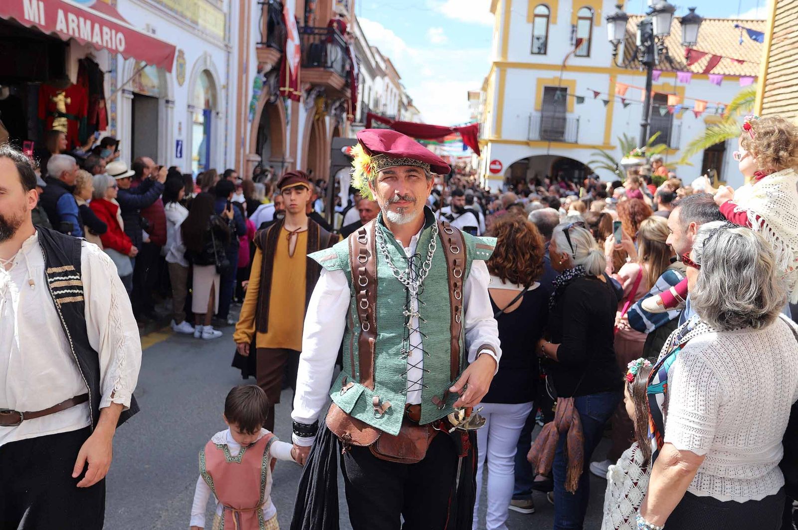Imágenes del gran ambiente en la Feria Medieval de Palos de la Frontera, Huelva