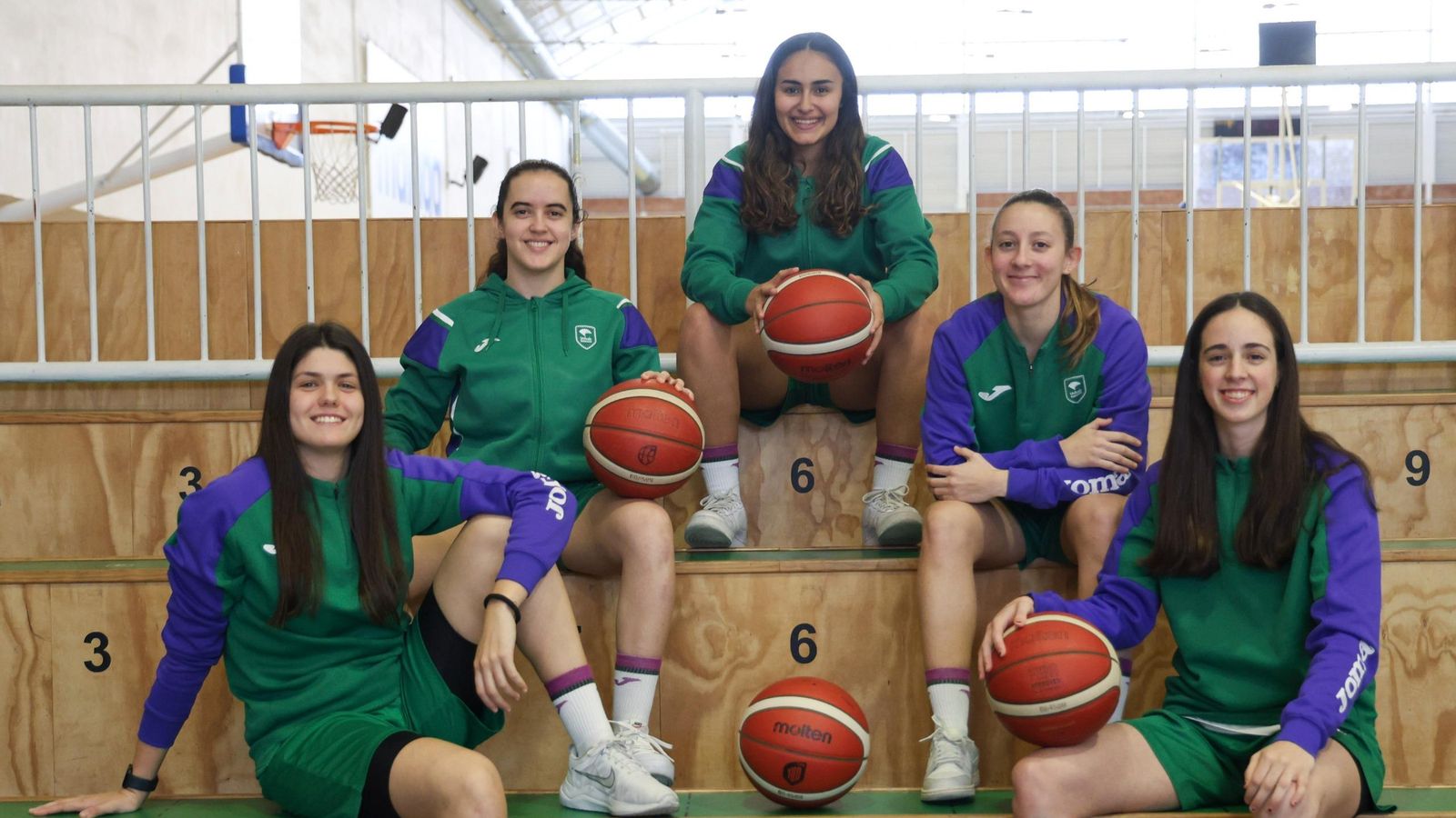 De izquierda a derecha: Elena Moreno, Andrea Gutiérrez, Carmen Ruiz, Marta Ortega y Rocío Ramírez