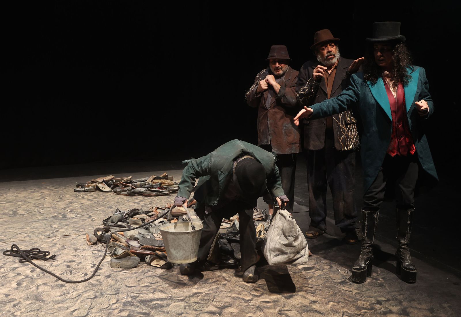 El reparto de 'Esperando a Godot'.