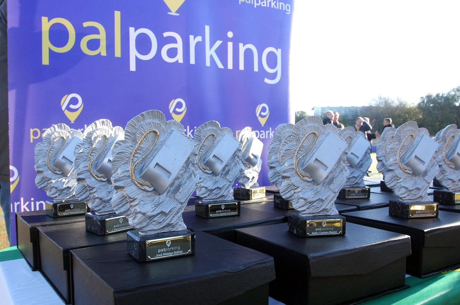 Imágenes del partido homenaje a los árbitros históricos de fútbol de Huelva