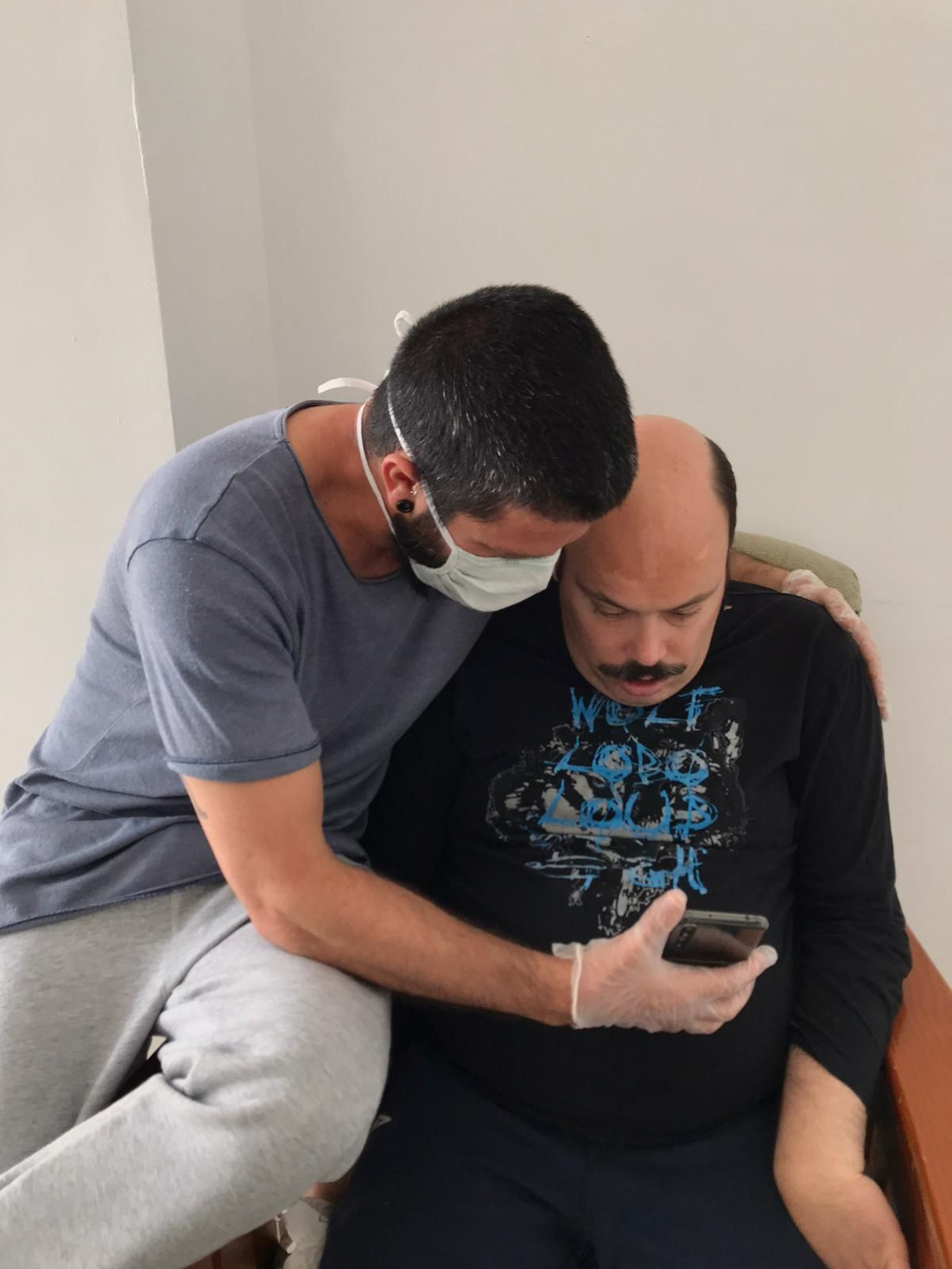 Un usuario de Autismo Cádiz participando en el programa ‘TIC-TEA’.