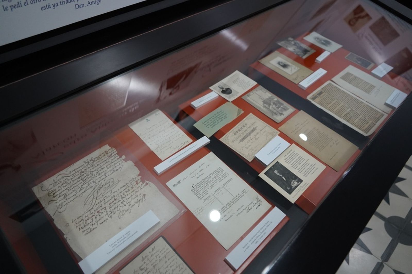 Documentos de Luis Montoto en la exposición en la casa-museo de Juan Ramón Jiménez.