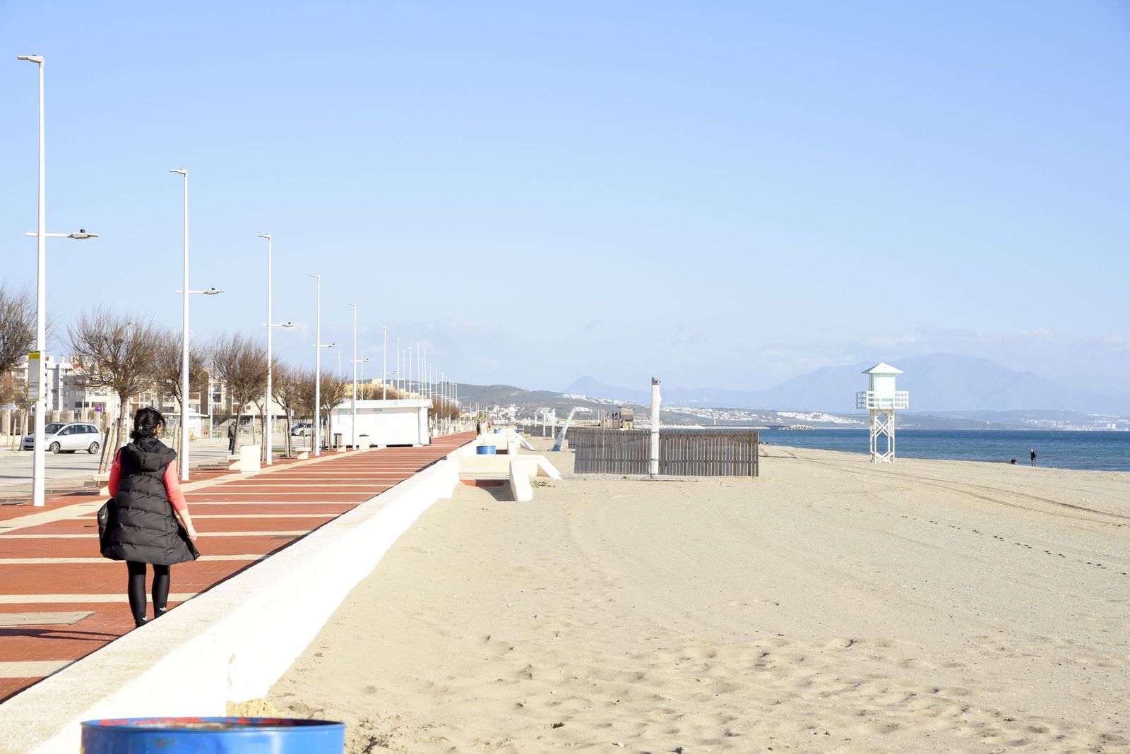 Las fotografías de un sábado en las playas de La línea tras las borrascas