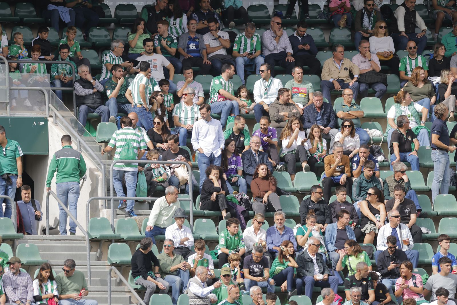 Búscate en las fotos del Betis-Osasuna
