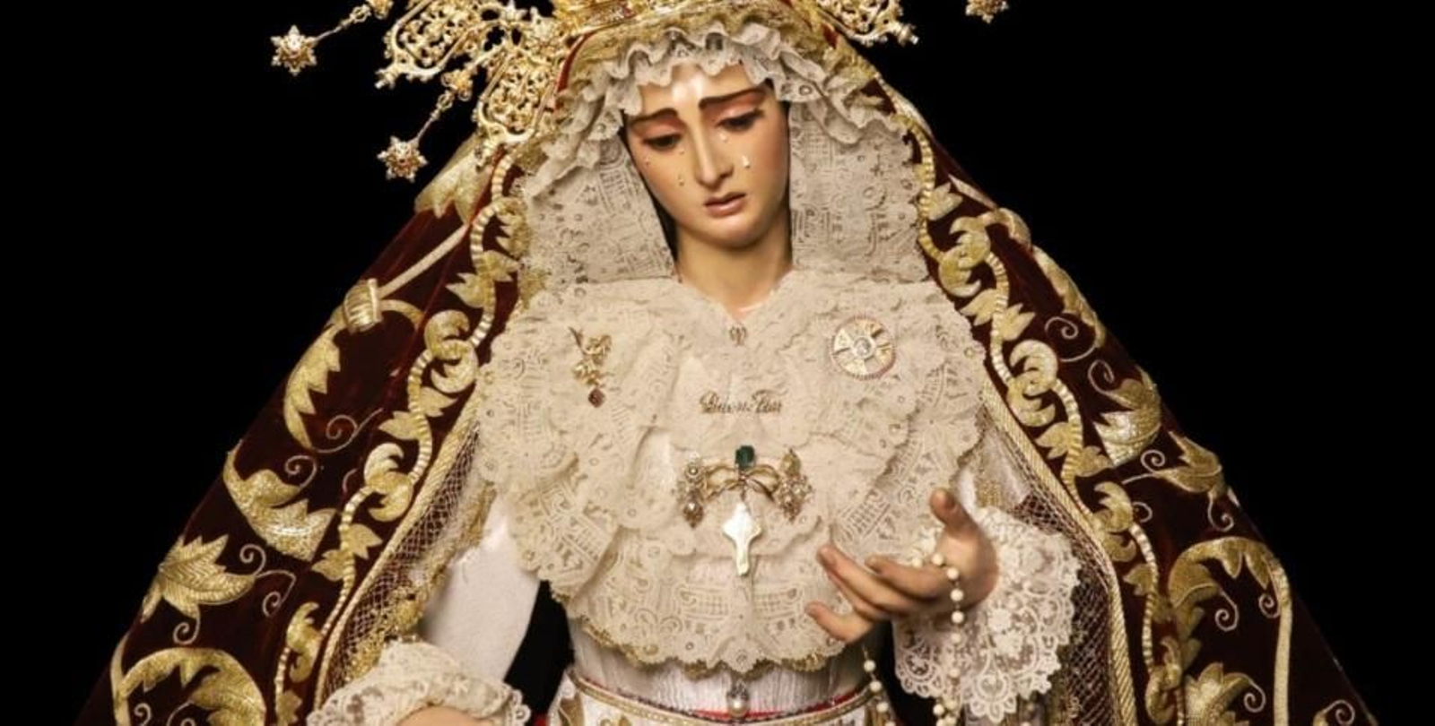 La Virgen del Buen Fin para su besamanos extraordinario