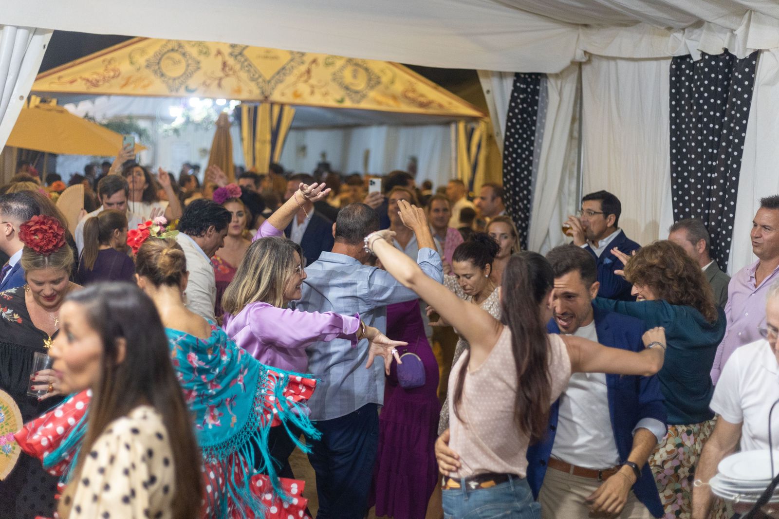 Feria del Caballo 2023: Imágenes del ambiente en la noche del sábado