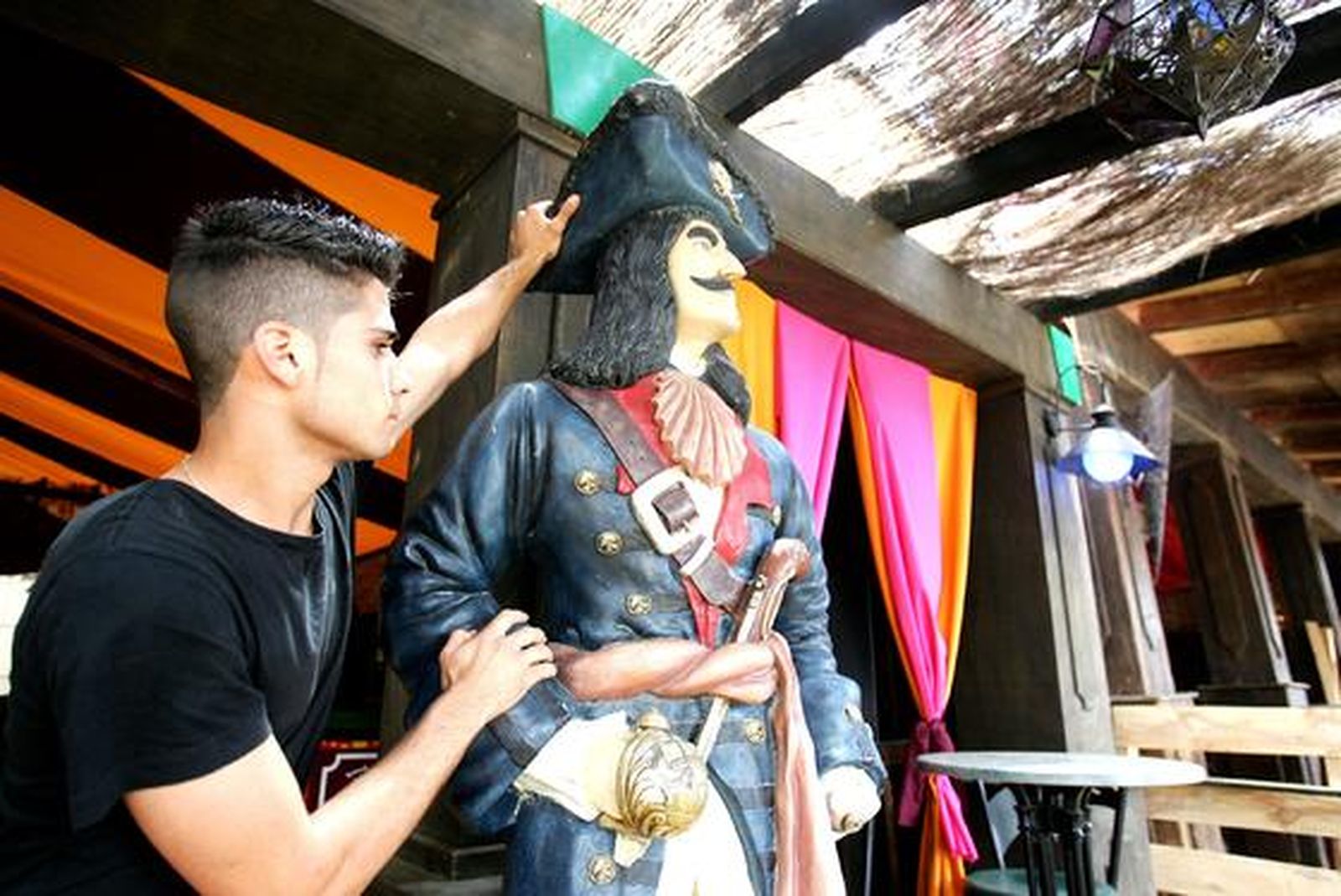 Ambiente previo al comienzo de la Feria en el real

Foto: Pascual