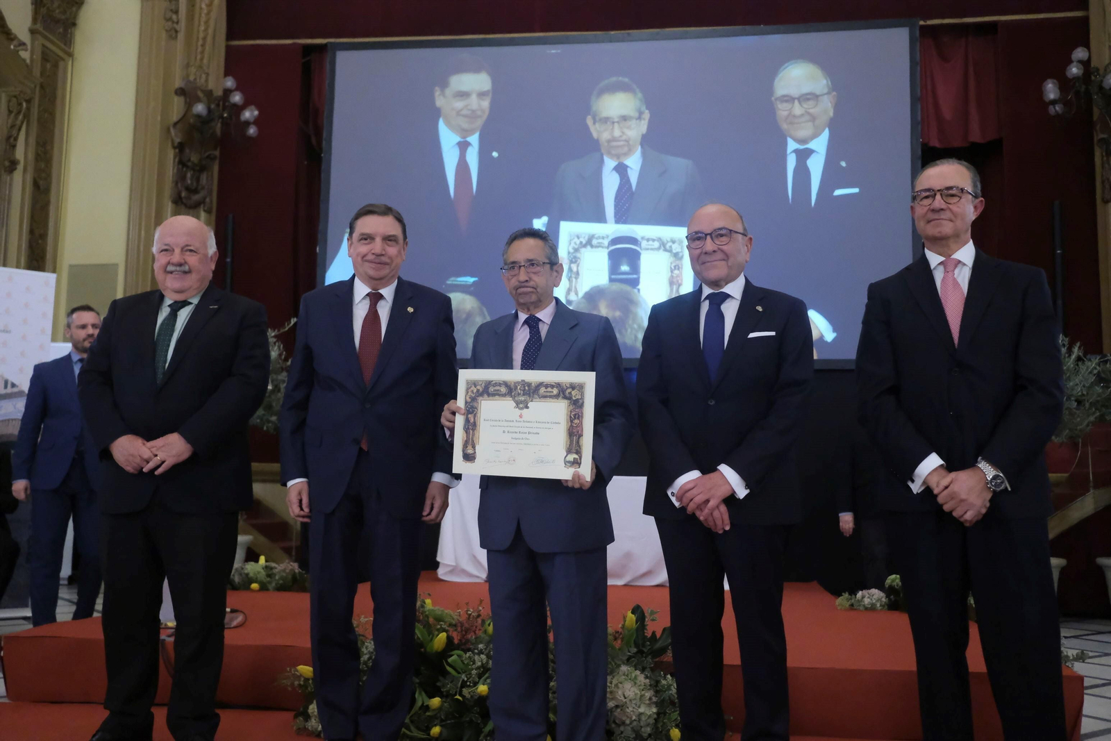 El Real Círculo de la Amistad de Córdoba entrega sus reconocimientos, en imágenes El Real Círculo de la Amistad de Córdoba entrega sus reconocimientos, en imágenes