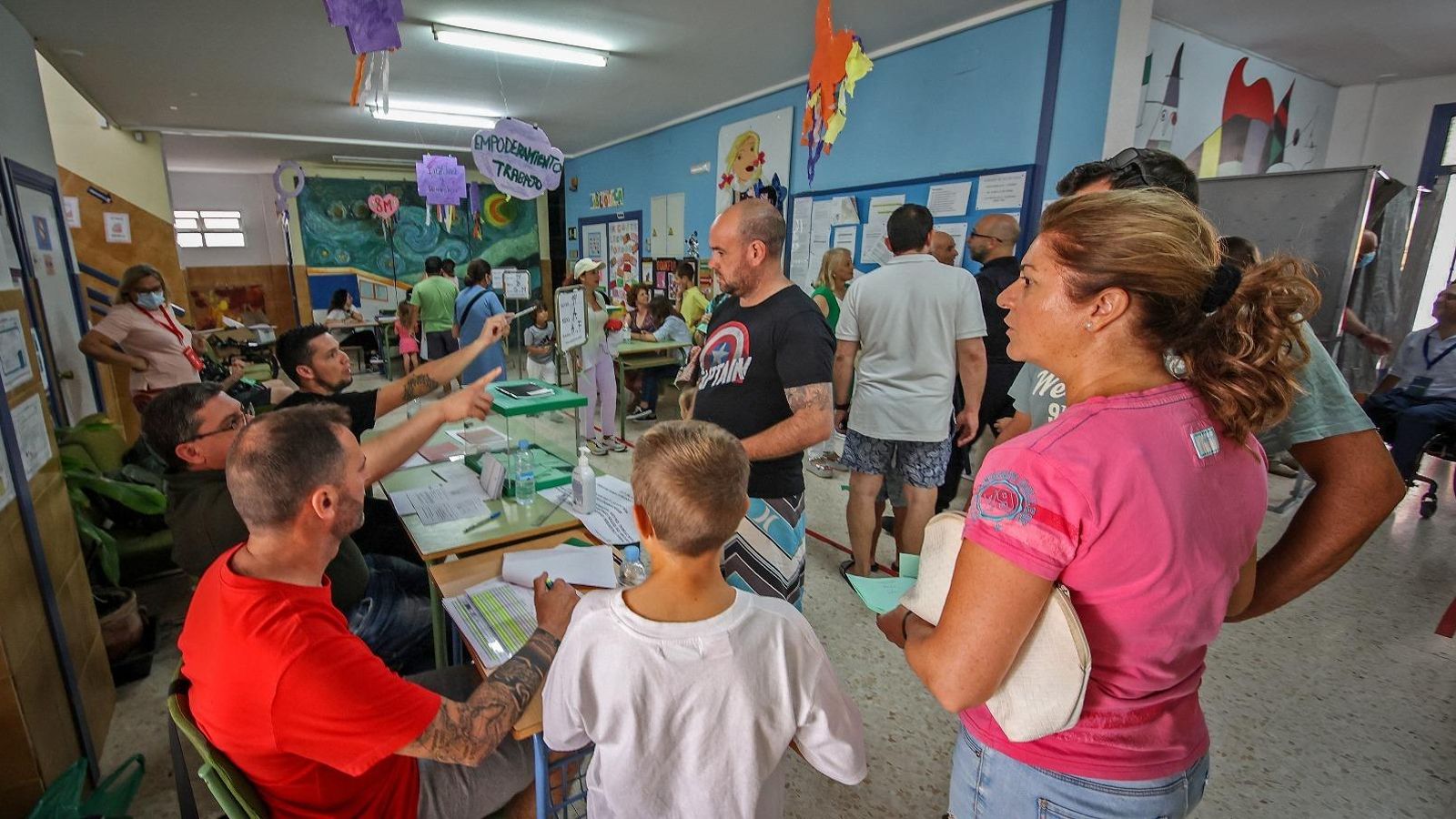 Una mesa electoral de la zona sur Una mesa electoral de la zona sur