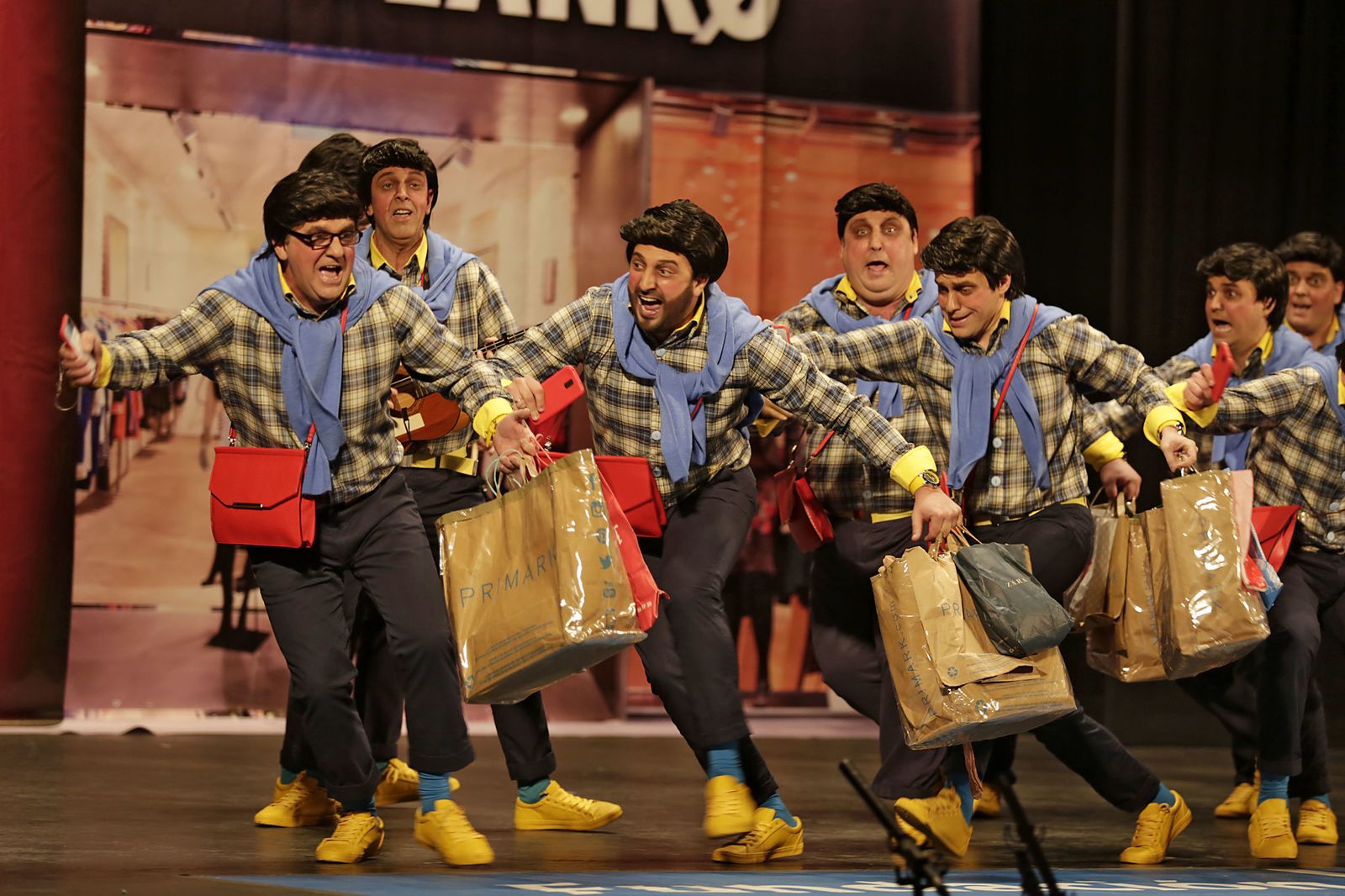 La chirigota de Algeciras 'Afuera te espero'.