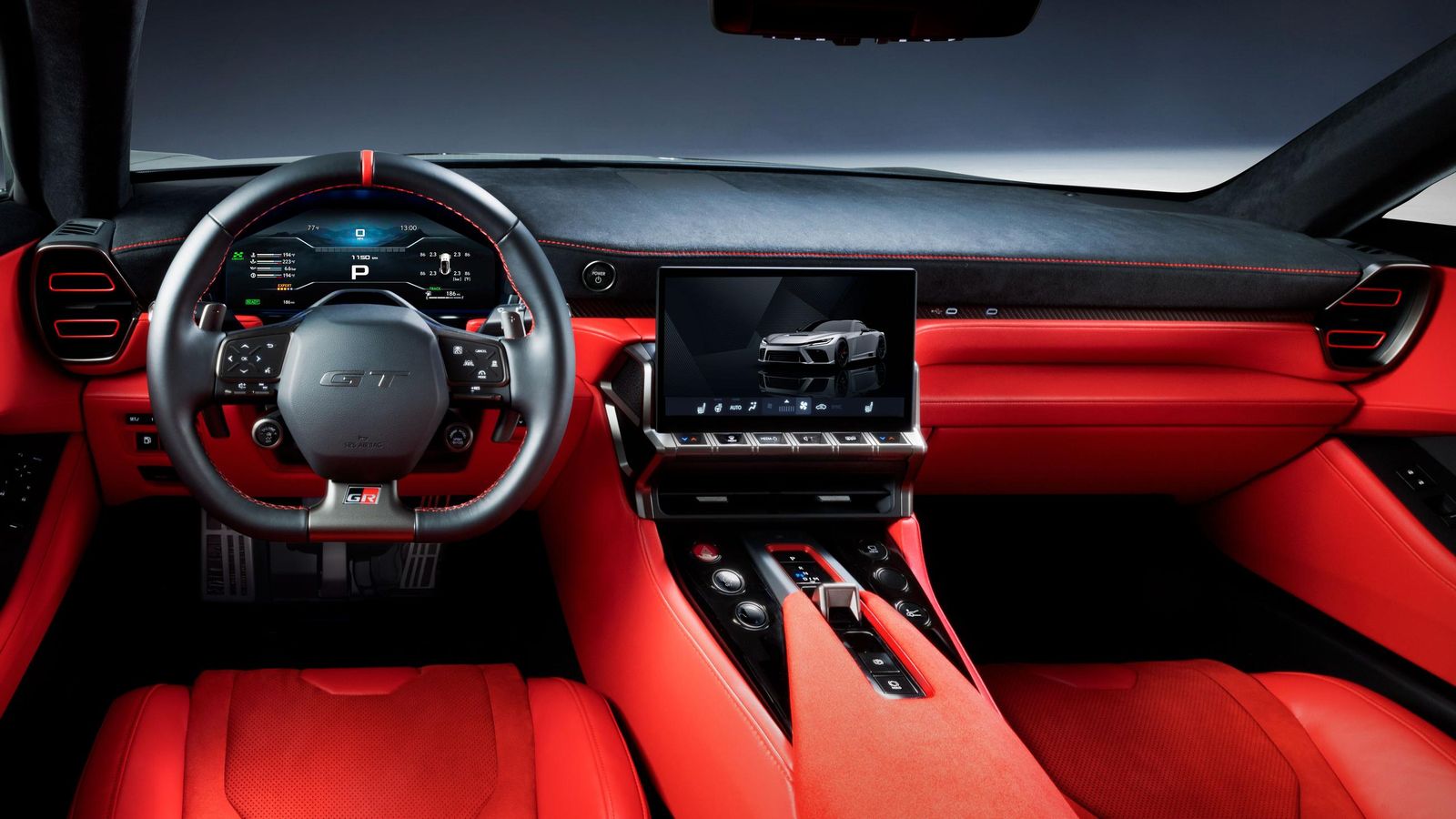 El interior tiene un diseño mucho más convencional del expuesto en el LFA Concept, aunque Toyota afirma priorizado la posición de conducción y la visibilidad.