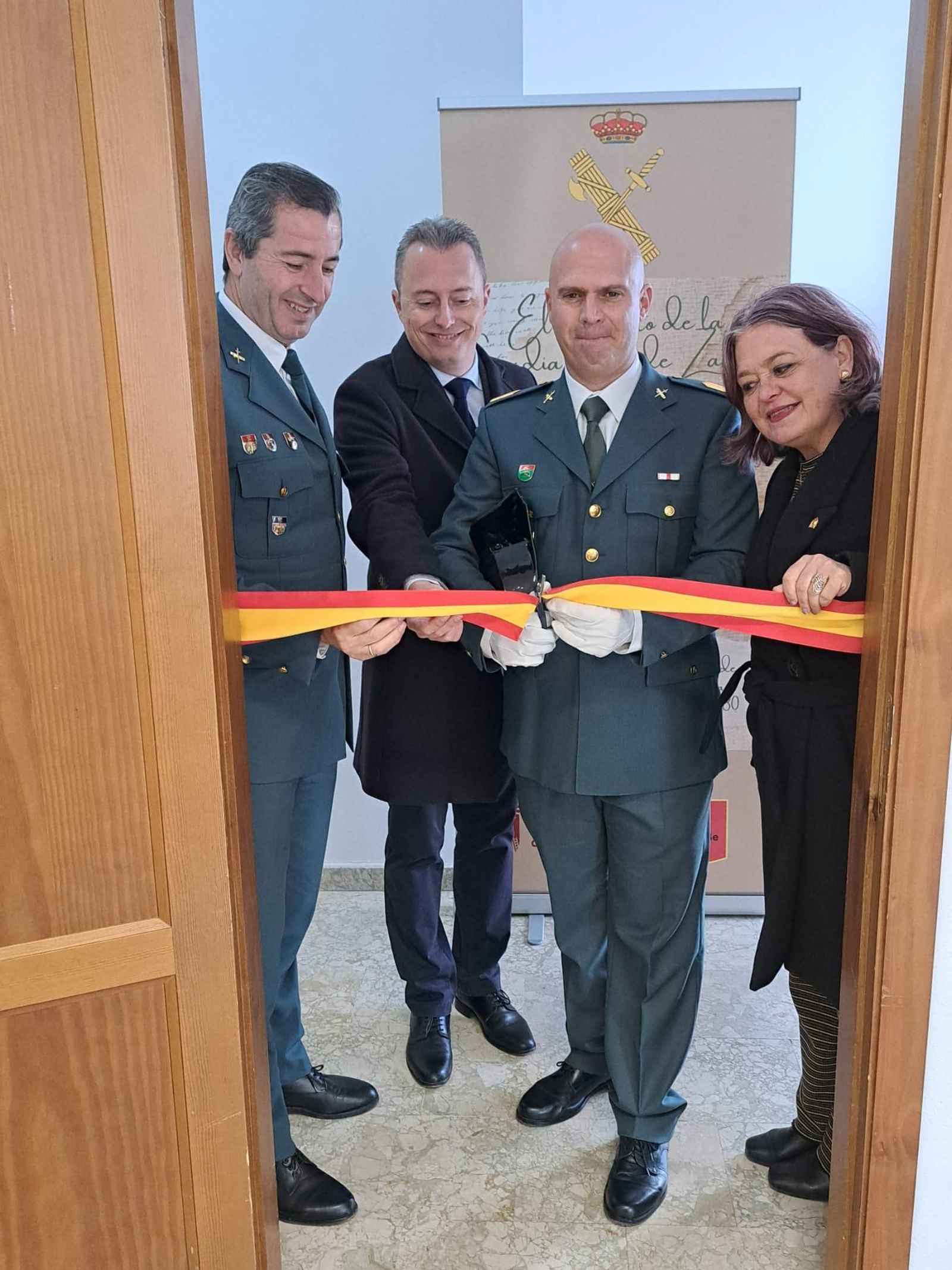 El corte de la cinta inaugural.