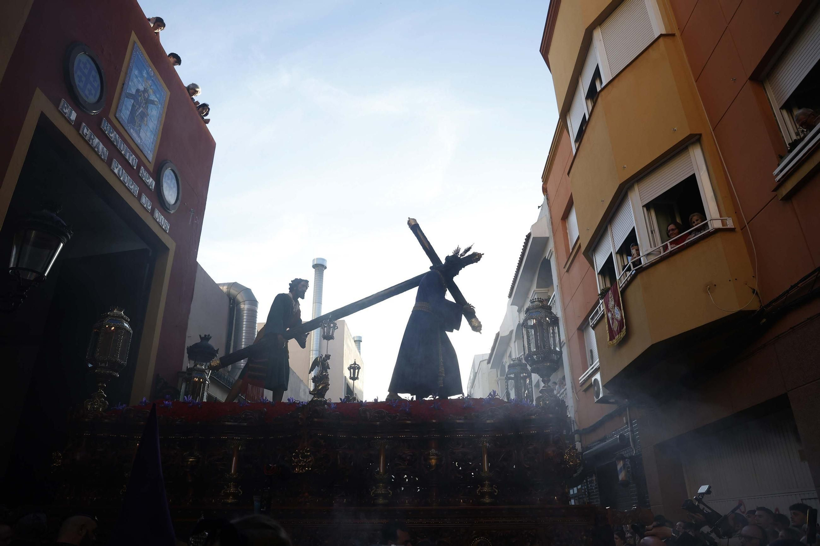 Fotos del Jueves Santo en La Línea: Perdón, Gran Poder y Angustias