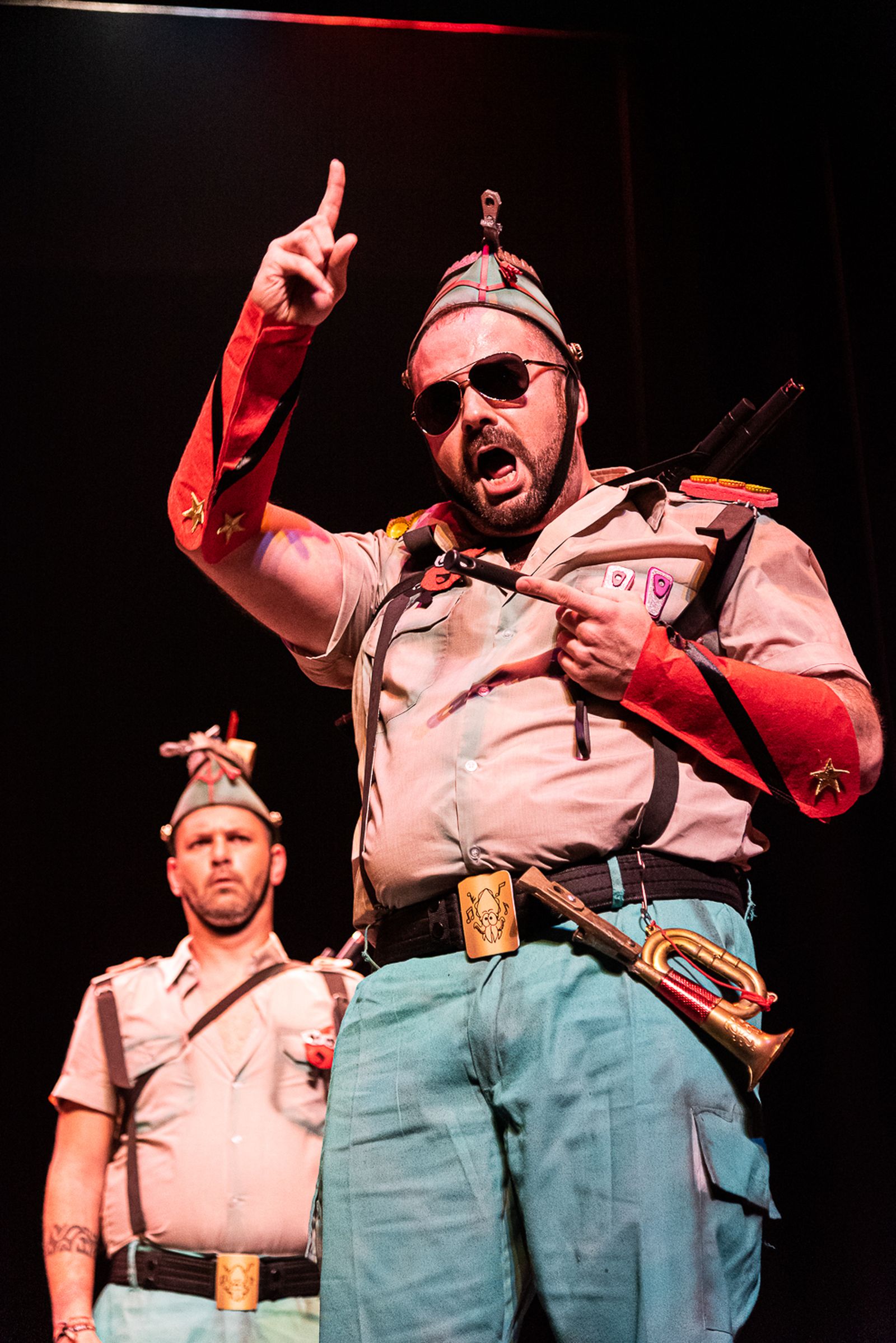 Imágenes de la murga 2020 ¡Qué choco llevo en lo alto!