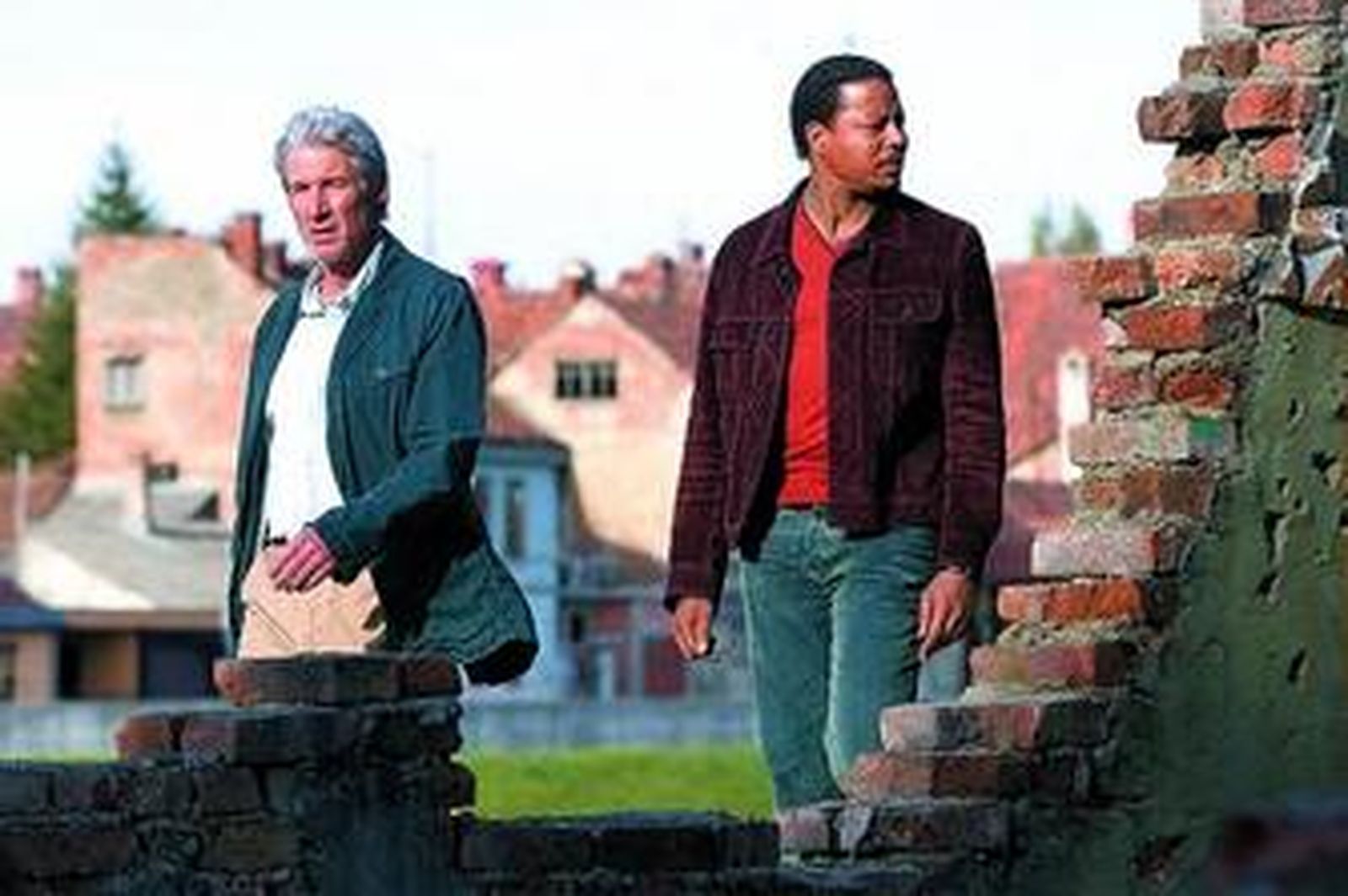 Richard Gere y Terrence Howard peinando los Balcanes
