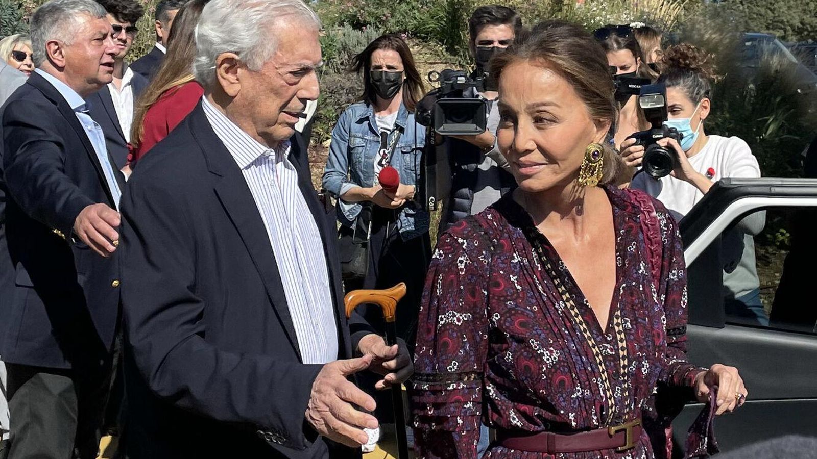 Isabel Preysler y mario Vargas Llosa en un acto en el  año 2021. El escritor ya se había lamentado de esta relación con el relato 'Los vientos', de 2020