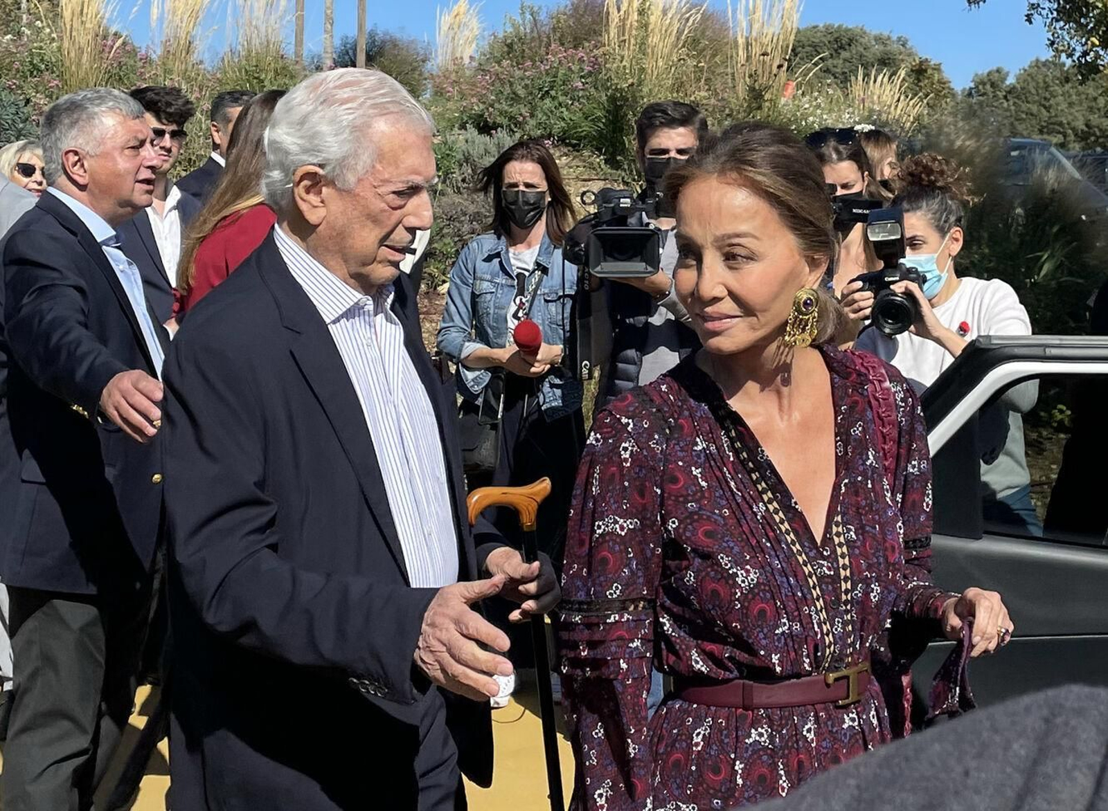 Isabel Preysler y mario Vargas Llosa en un acto en el año 2021