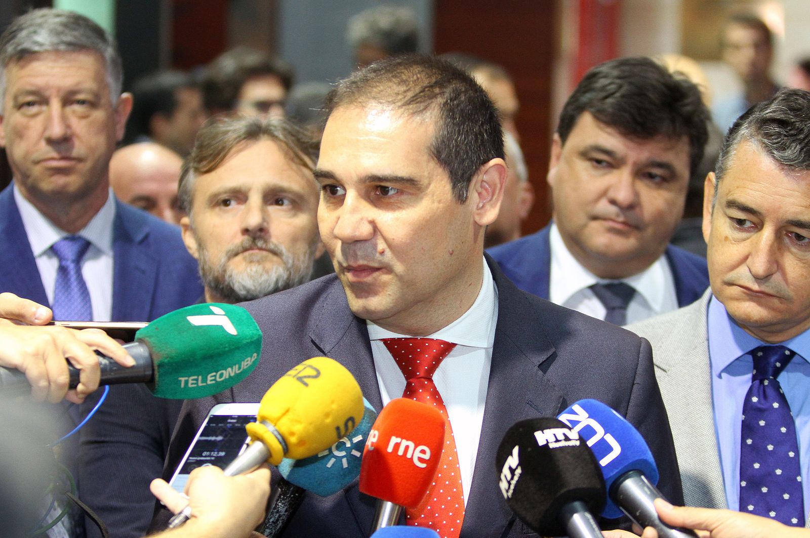 Imágenes de la toma de posesión del nuevo presidente del Puerto de Huelva, José Luis Ramos.