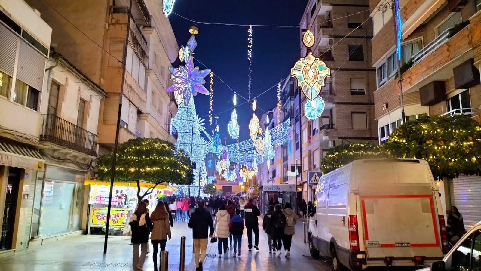 En fotos, locura por las luces de Navidad de Puente Genil