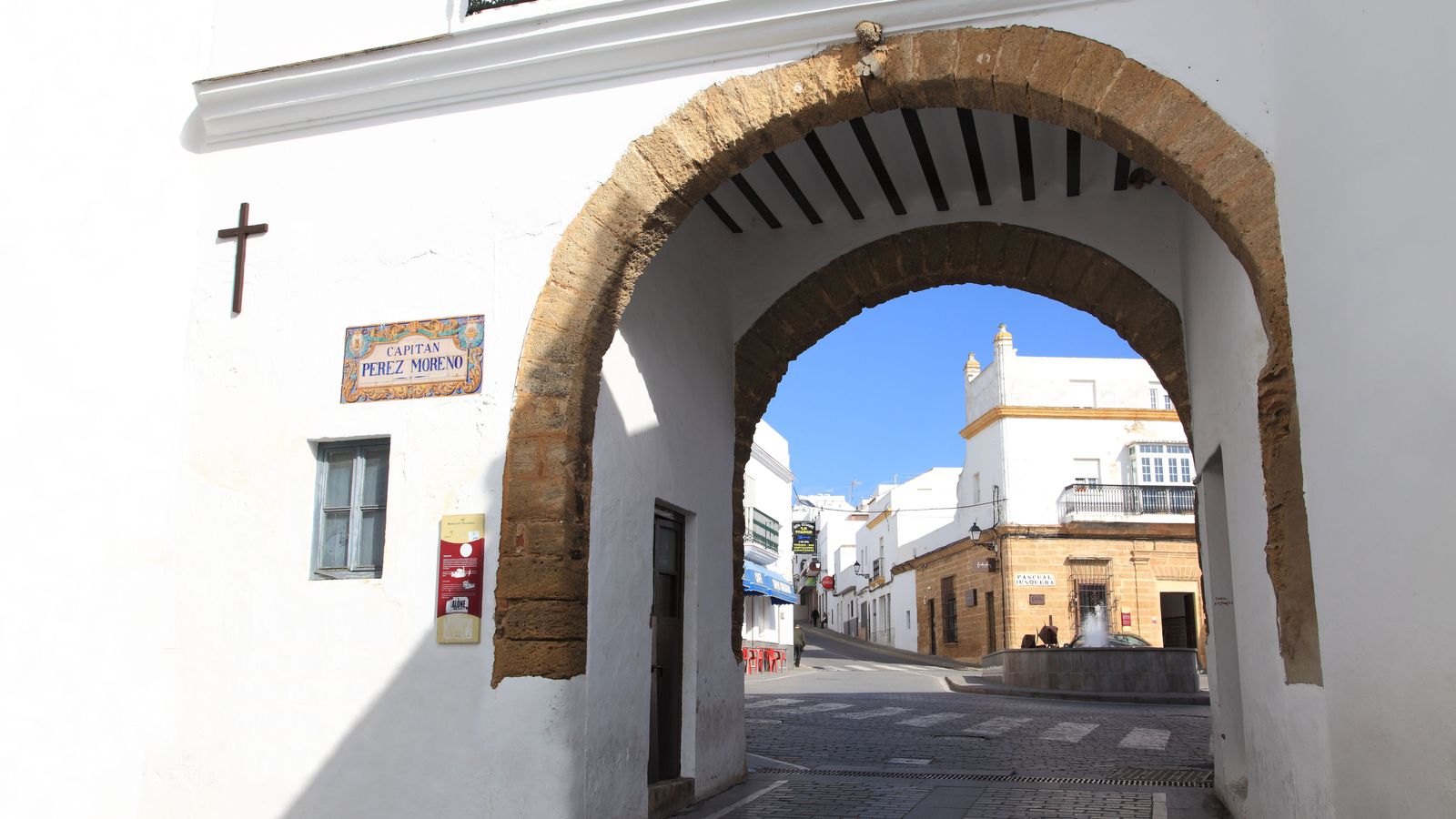 Arco de la Villa en el núcleo urbano de Conil
