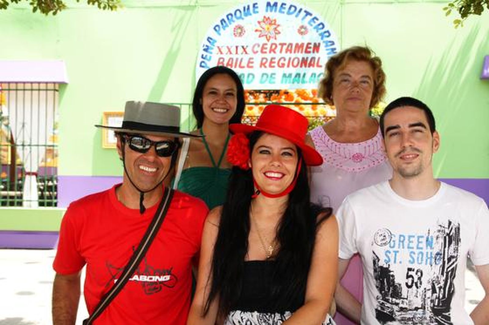 La familia Sánchez Horrillo, que ha viajado desde Toledo para visitar la Feria de la capital. 

Foto: Punto Press