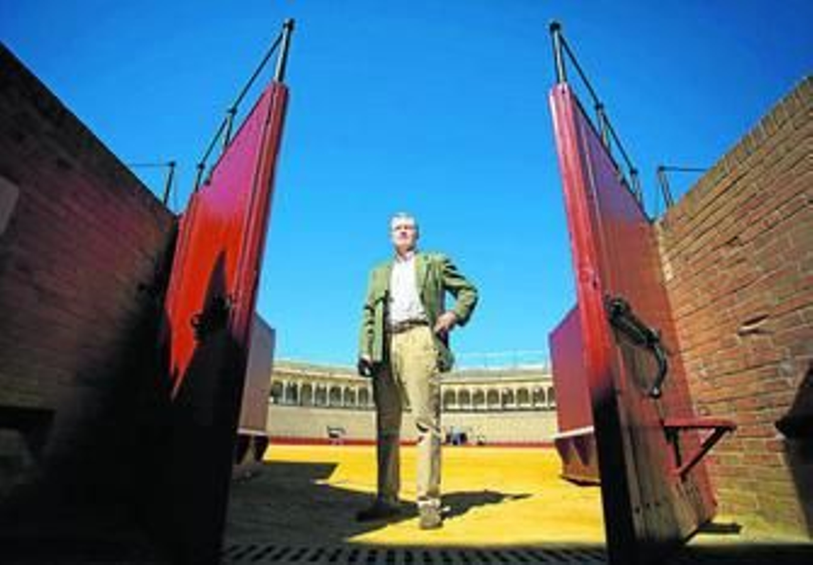 Espartaco, en el albero de la Maestranza sevillana, donde esta tarde se cortará la coleta.