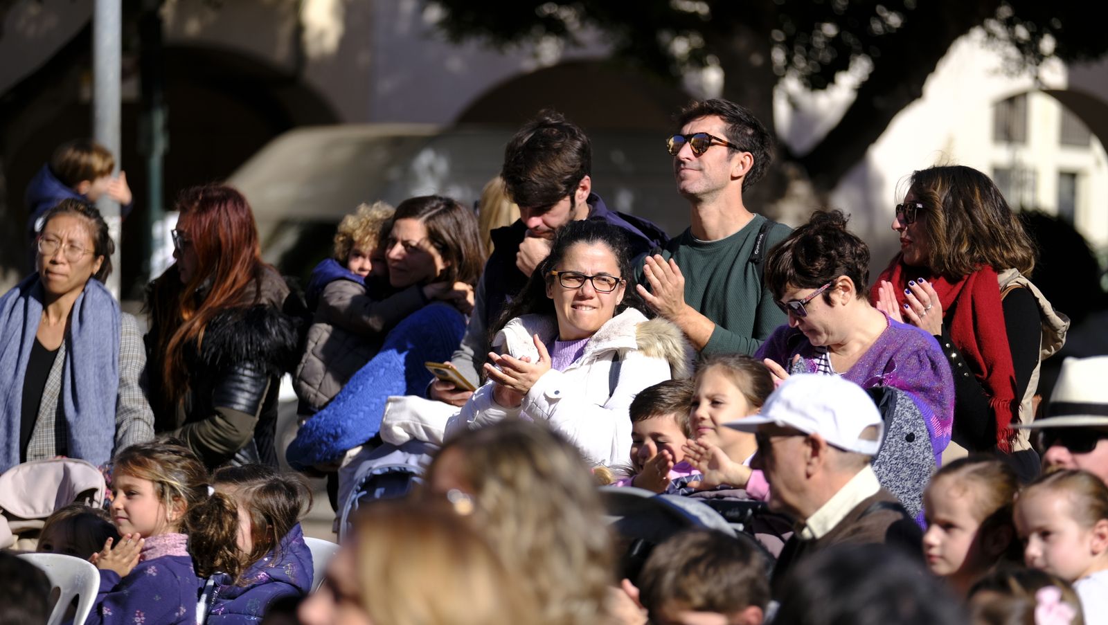 Imágenes del teatro infantil del navidad, en la Plaza Vieja de Almería