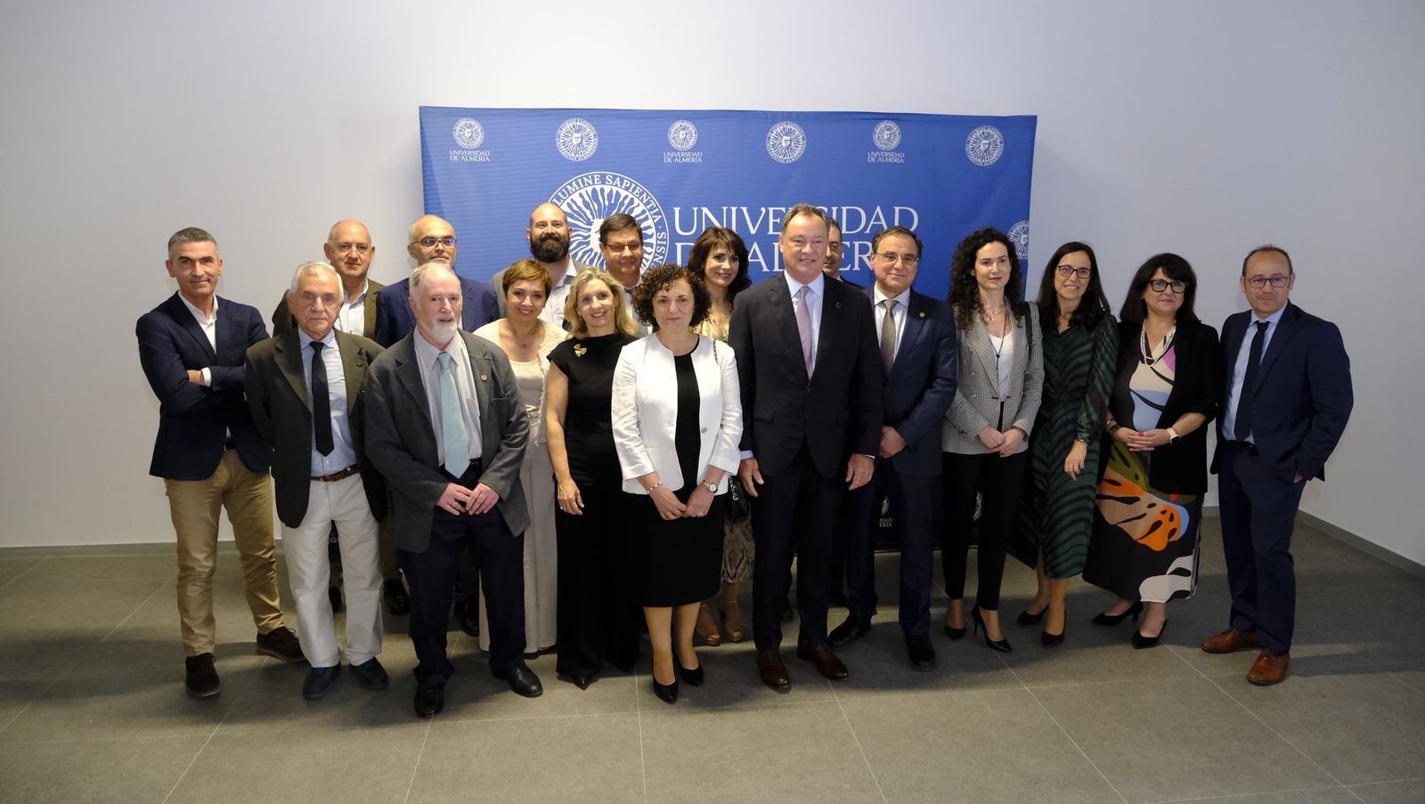 Imágenes de la imposición de la Medalla de Oro de la Universidad de Almería, al astronauta Miguel López Alegría