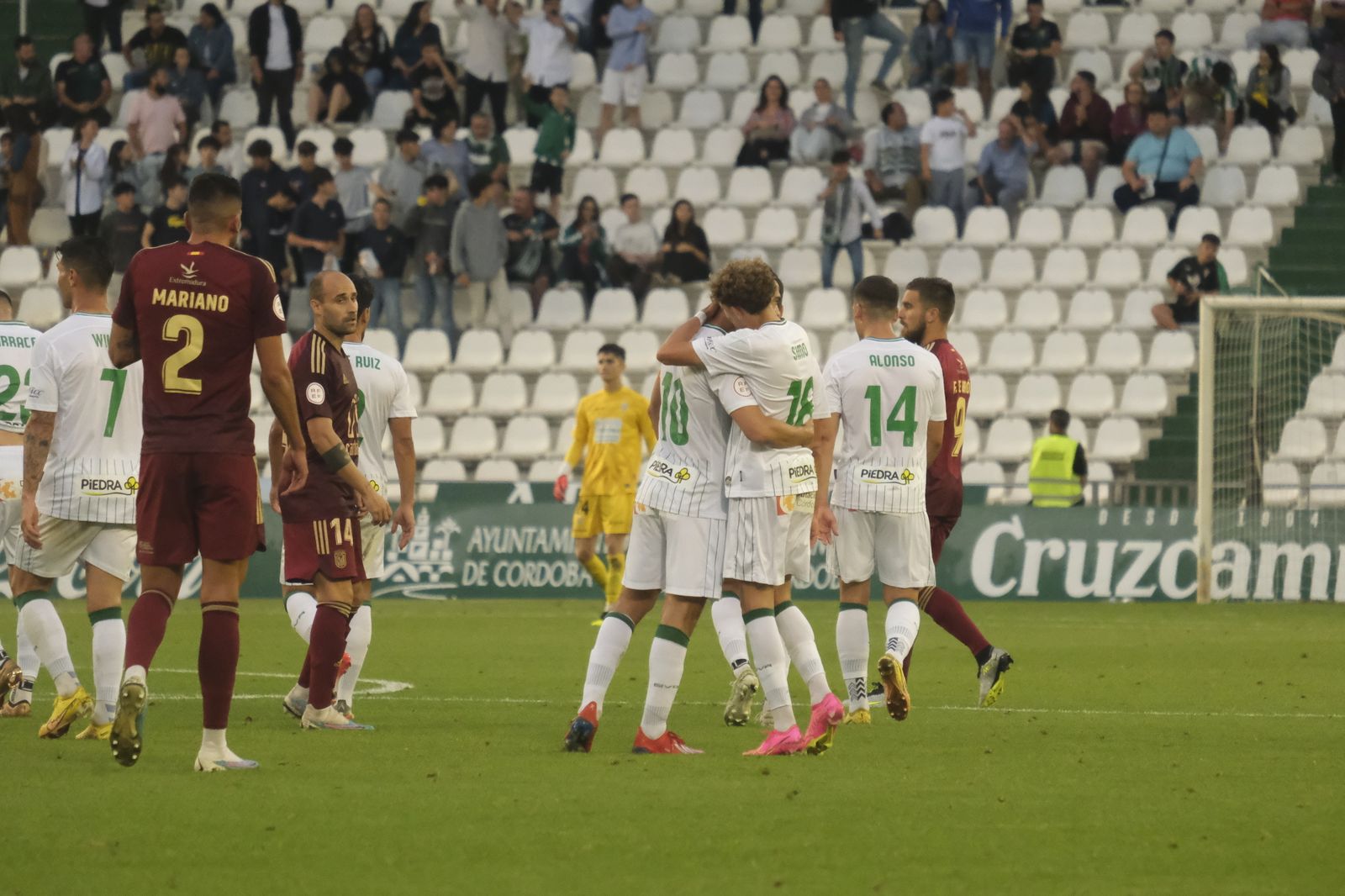 Las mejores fotos del ambiente en El Arcángel en el Córdoba CF - Badajoz