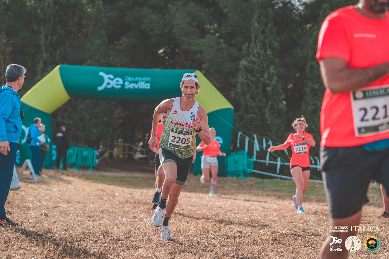 Búscate en las fotos del Cross de Itálica 2025 | 3