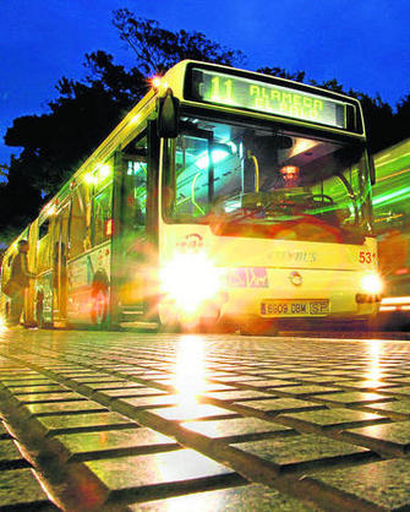 Autobús de la línea 11, Alameda-El Palo.