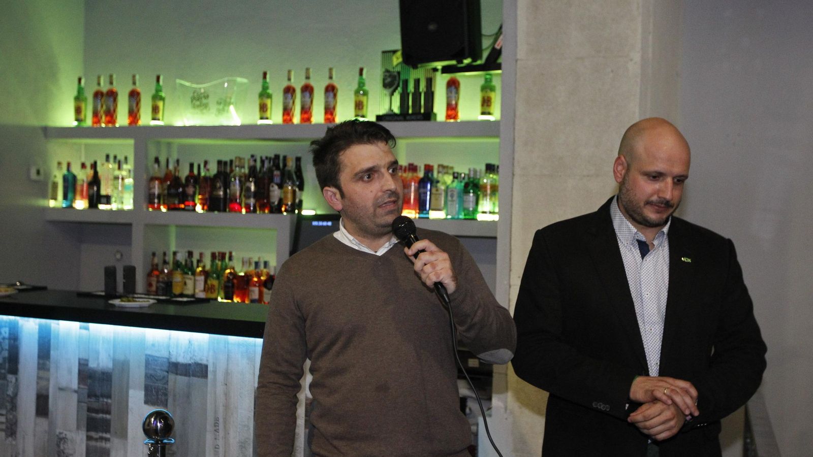 El presidente provincial de Vox y el candidato Rodrigo Alonso en la noche electoral