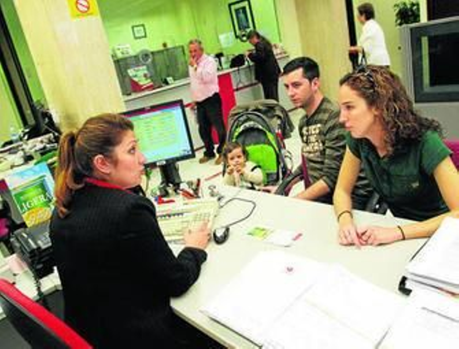 Ausbanc asegura que las dos sentencias aclaran que los contratantes deben ser debidamente informados.