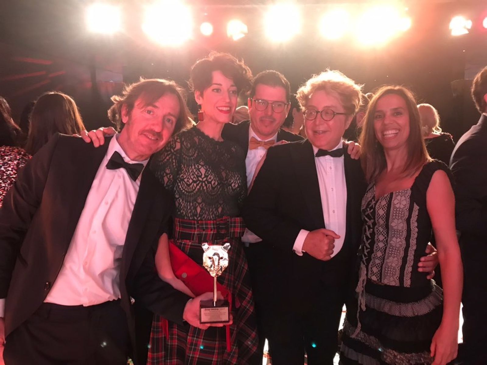 Parte del equipo de alas6enlaplaya y Vitorio, de Vitorio&Luchino, miembro del Jurado