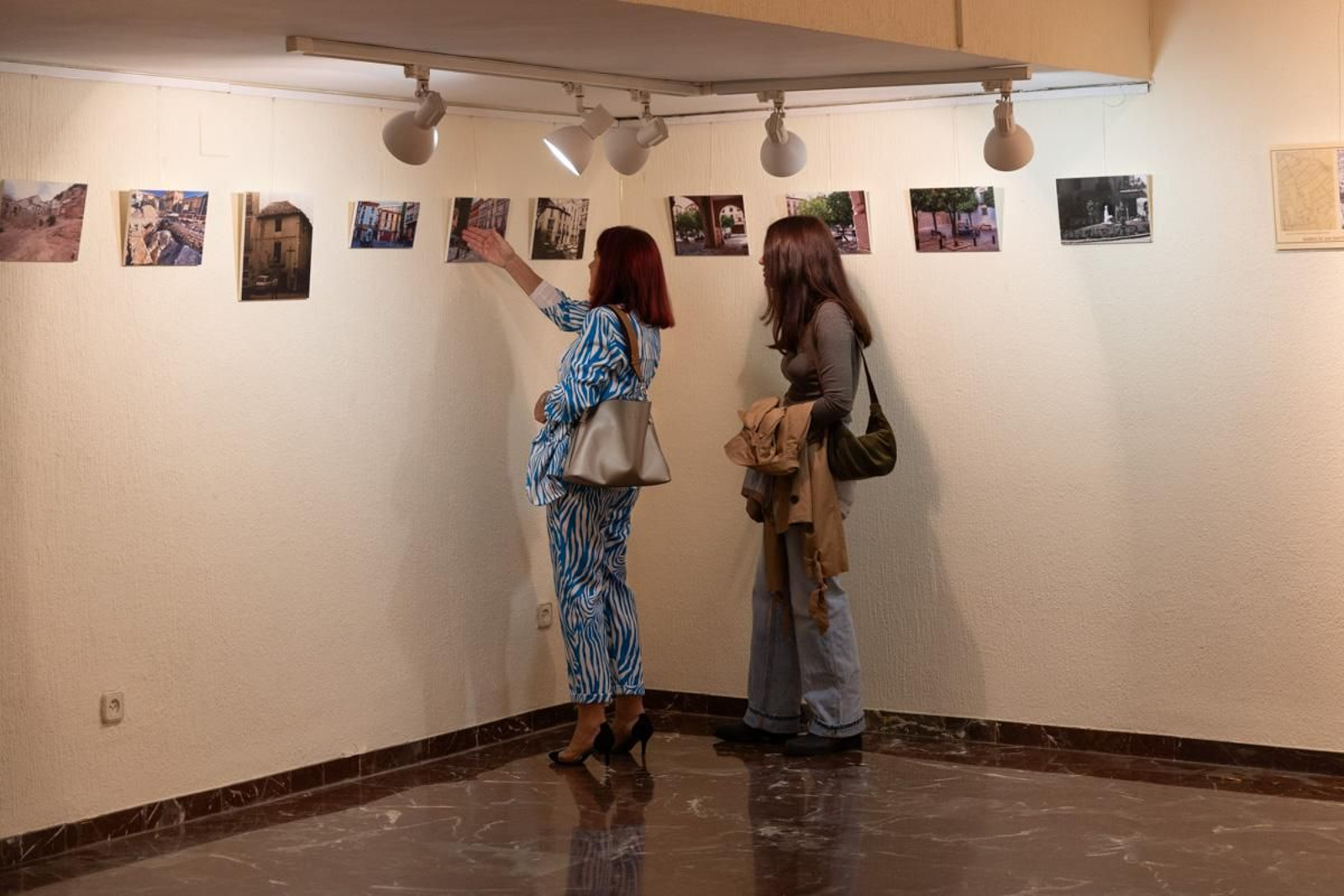 Exposición de "Plazas y rincones del Casco Histórico de Jaén", en imágenes